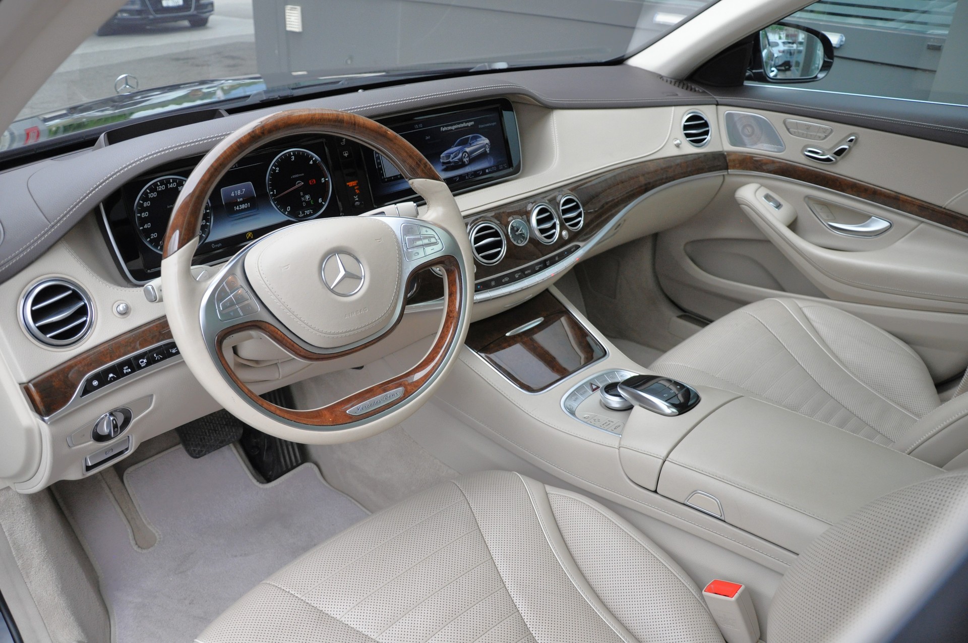 MERCEDES-BENZ S 350 d L 9G-Tronic-image-16
