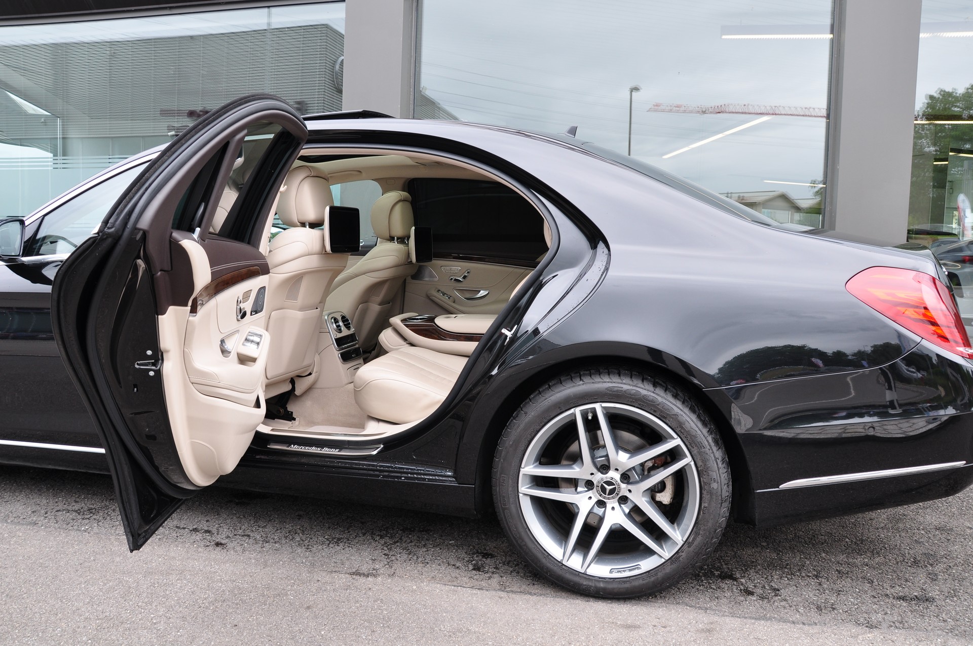 MERCEDES-BENZ S 350 d L 9G-Tronic-image-25