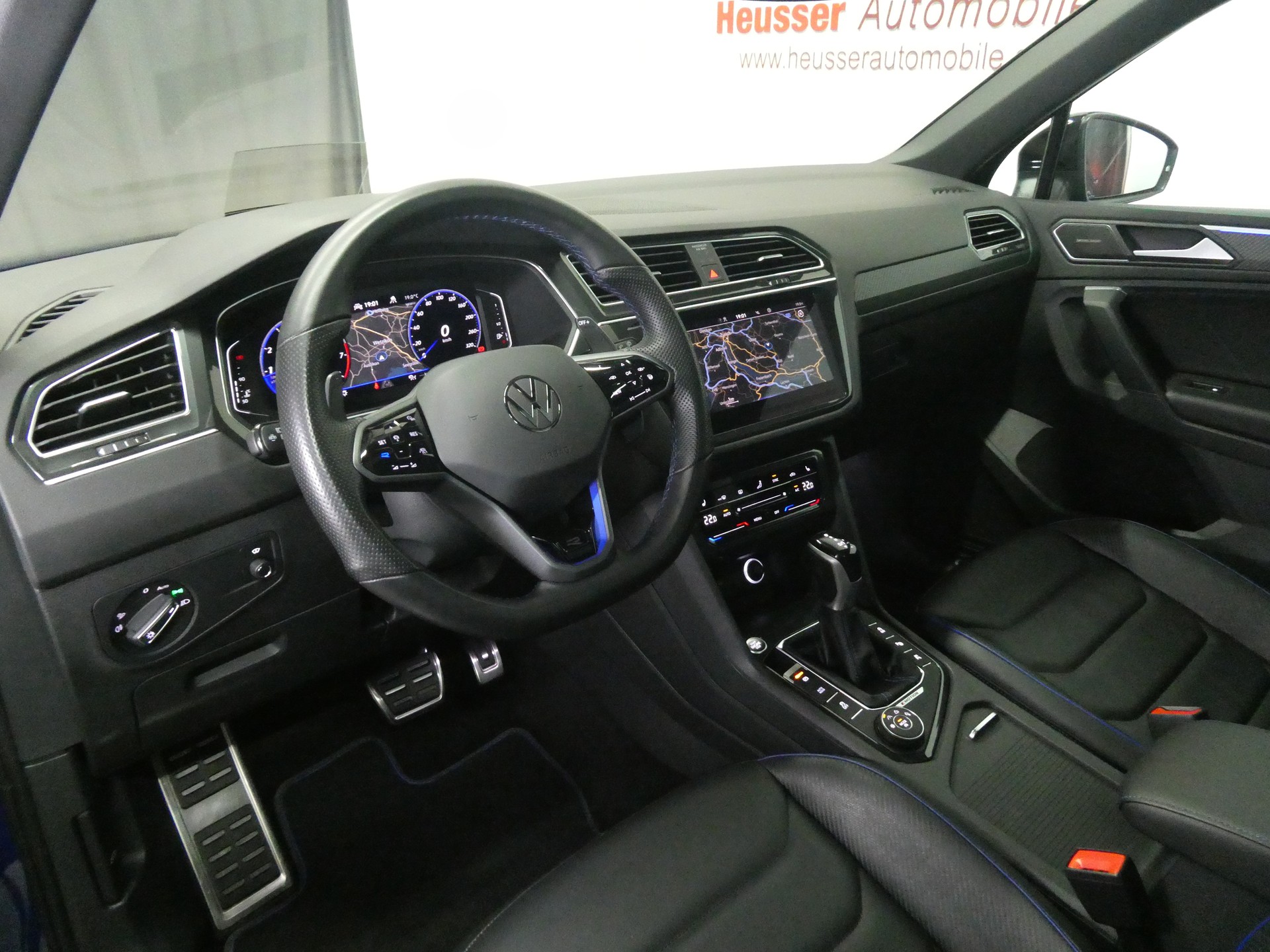 VW Tiguan 2.0TSI R Performance 4M DSG - Black Style - Panorama - Leder - Harman/Kardon - Head-Up - AHK - 360° Kamera - 320 PS-image-8