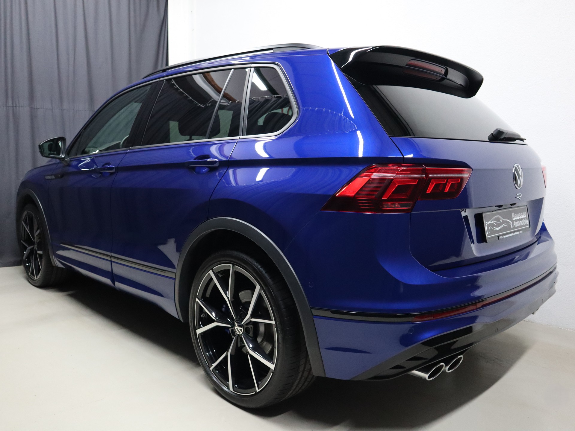 VW Tiguan 2.0TSI R Performance 4M DSG - Black Style - Panorama - Leder - Harman/Kardon - Head-Up - AHK - 360° Kamera - 320 PS-image-3