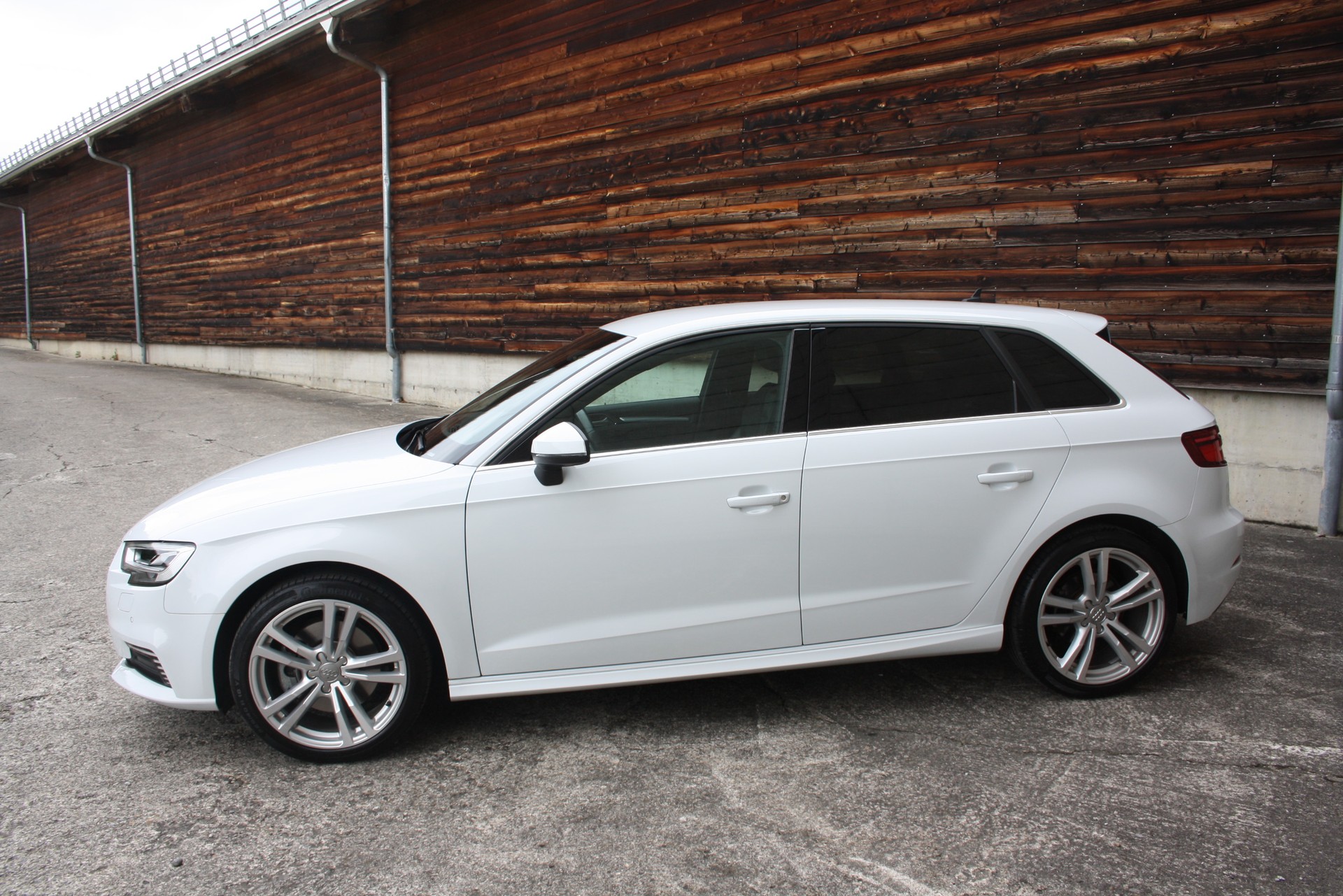 AUDI A3 Sportback 40 TFSI e-tron Sport S-tronic-image-3