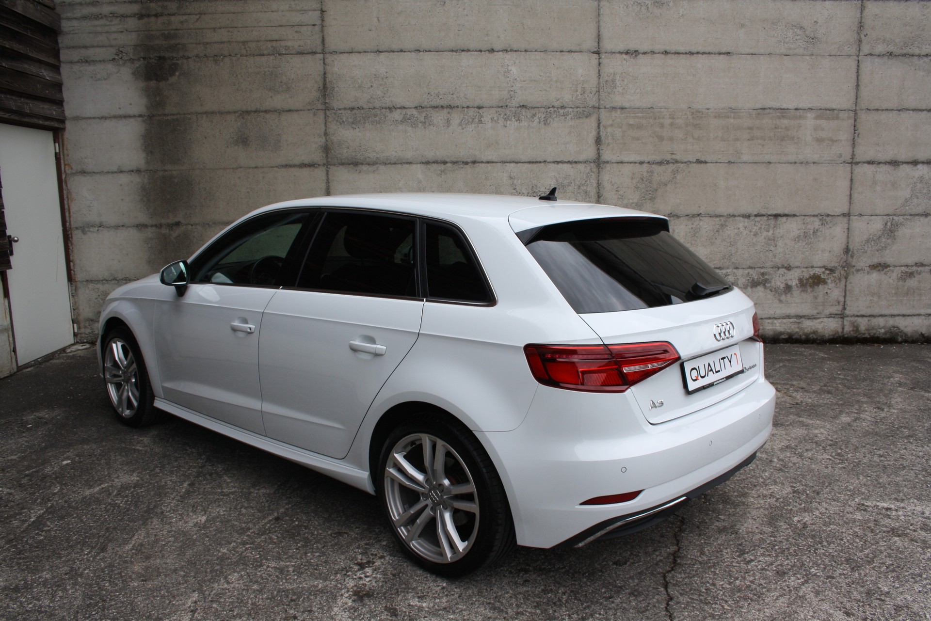 AUDI A3 Sportback 40 TFSI e-tron Sport S-tronic-image-4