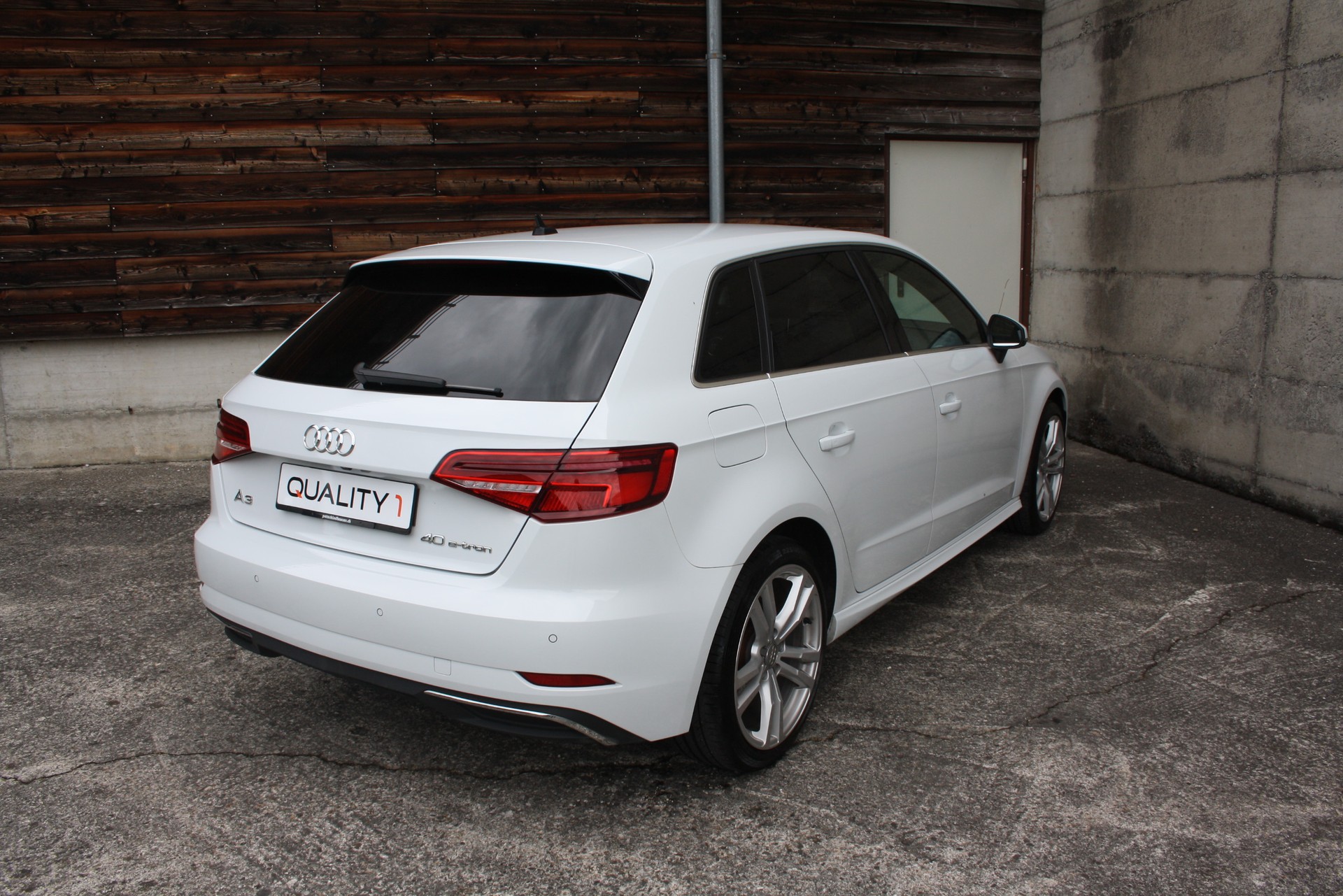 AUDI A3 Sportback 40 TFSI e-tron Sport S-tronic-image-6