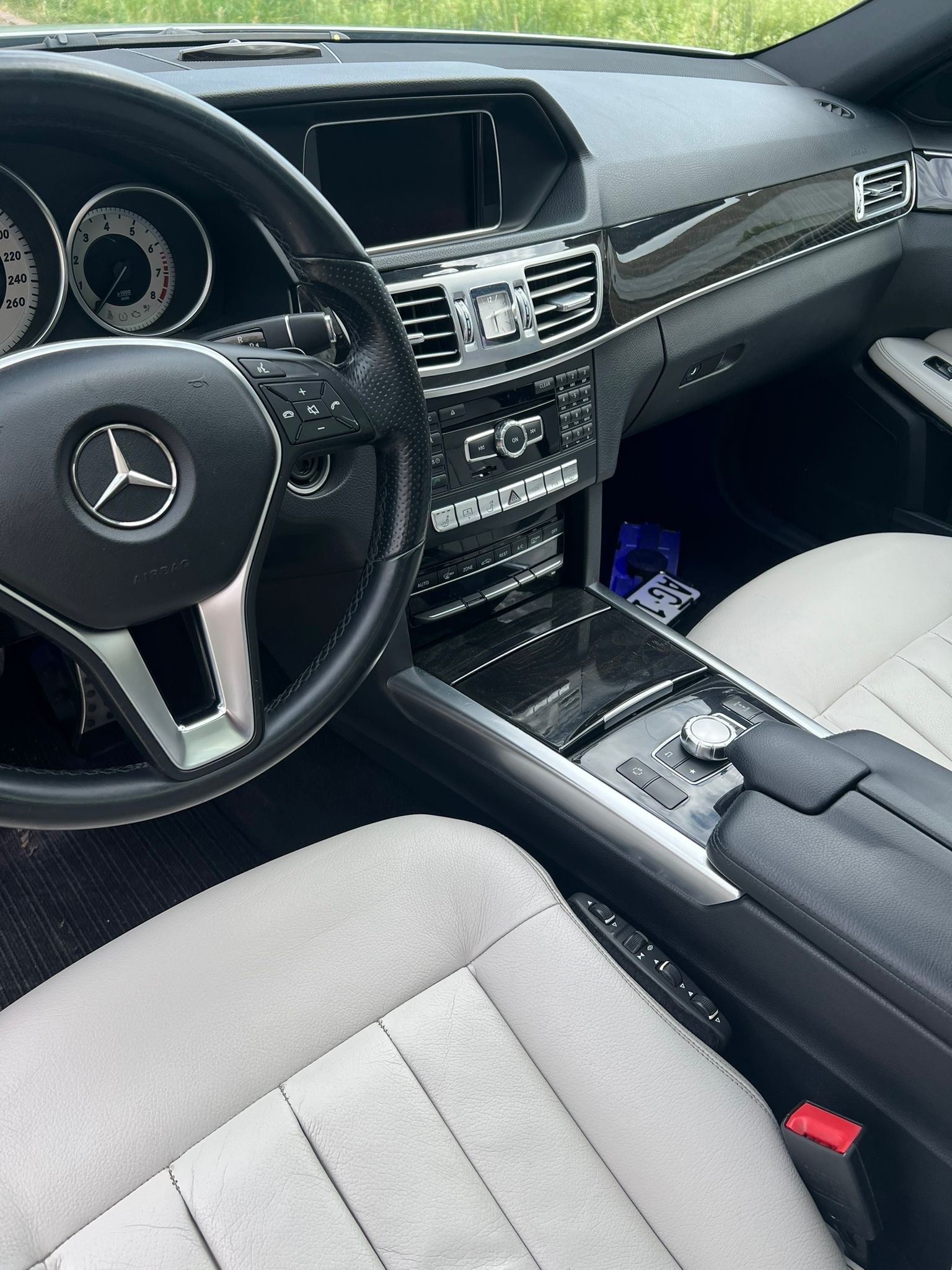MERCEDES-BENZ E 400 Avantgarde 4Matic 7G-Tronic-image-9