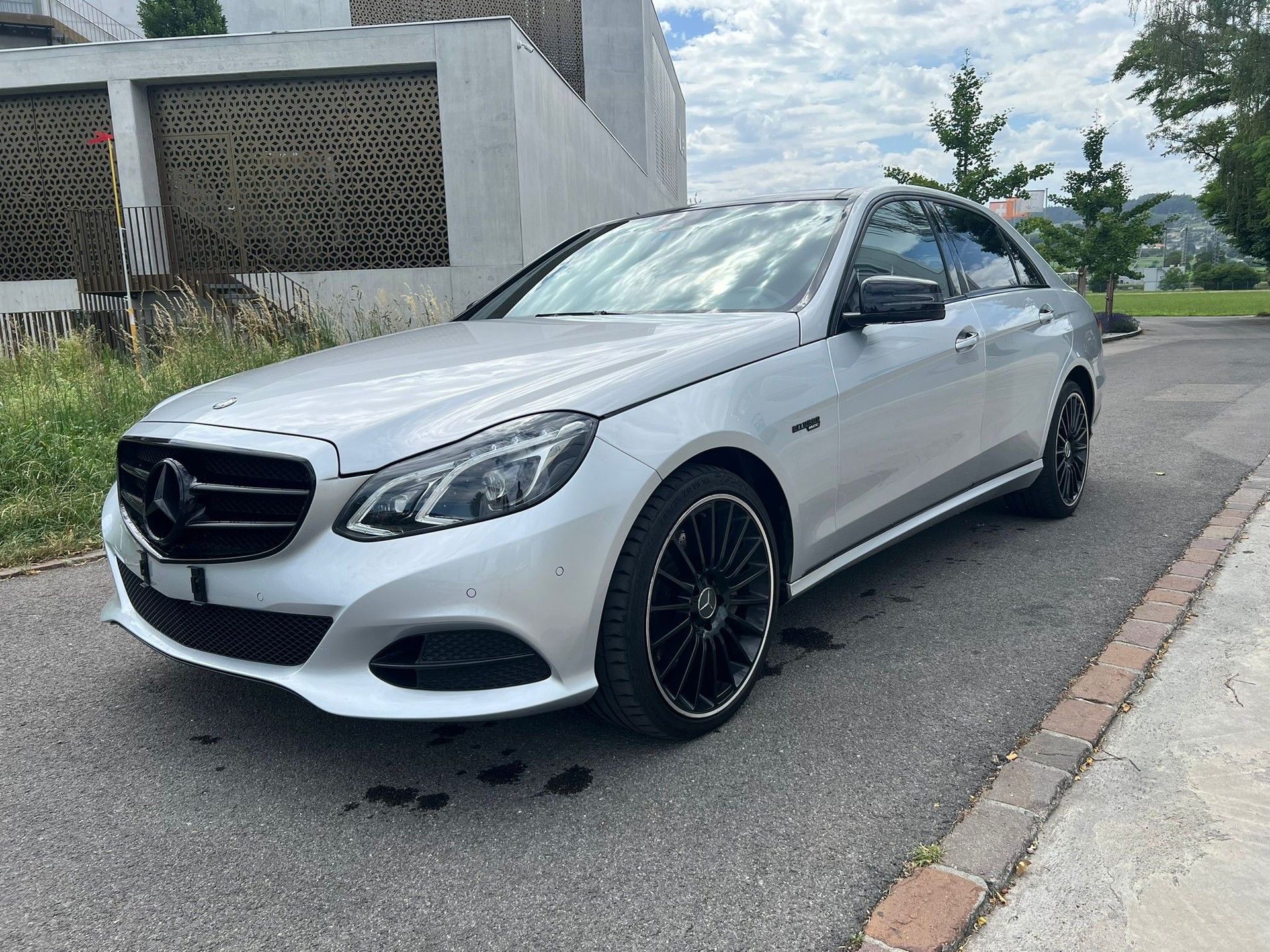 MERCEDES-BENZ E 400 Avantgarde 4Matic 7G-Tronic-image-0