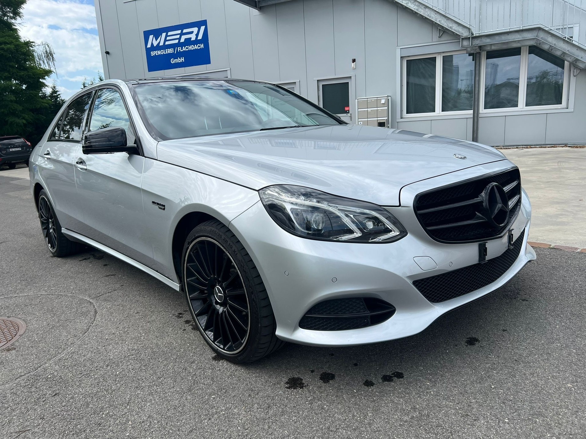 MERCEDES-BENZ E 400 Avantgarde 4Matic 7G-Tronic-image-1