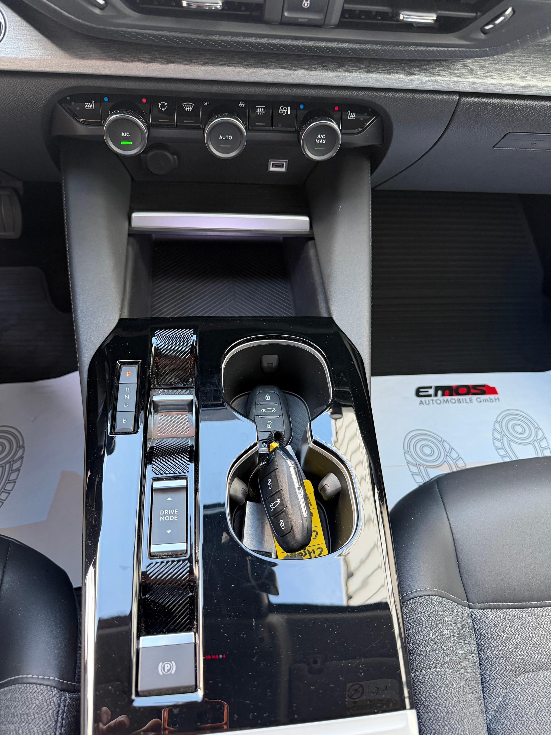 CITROEN C5 X 1.6i PHEV Shine Pack e-EAT8-image-11