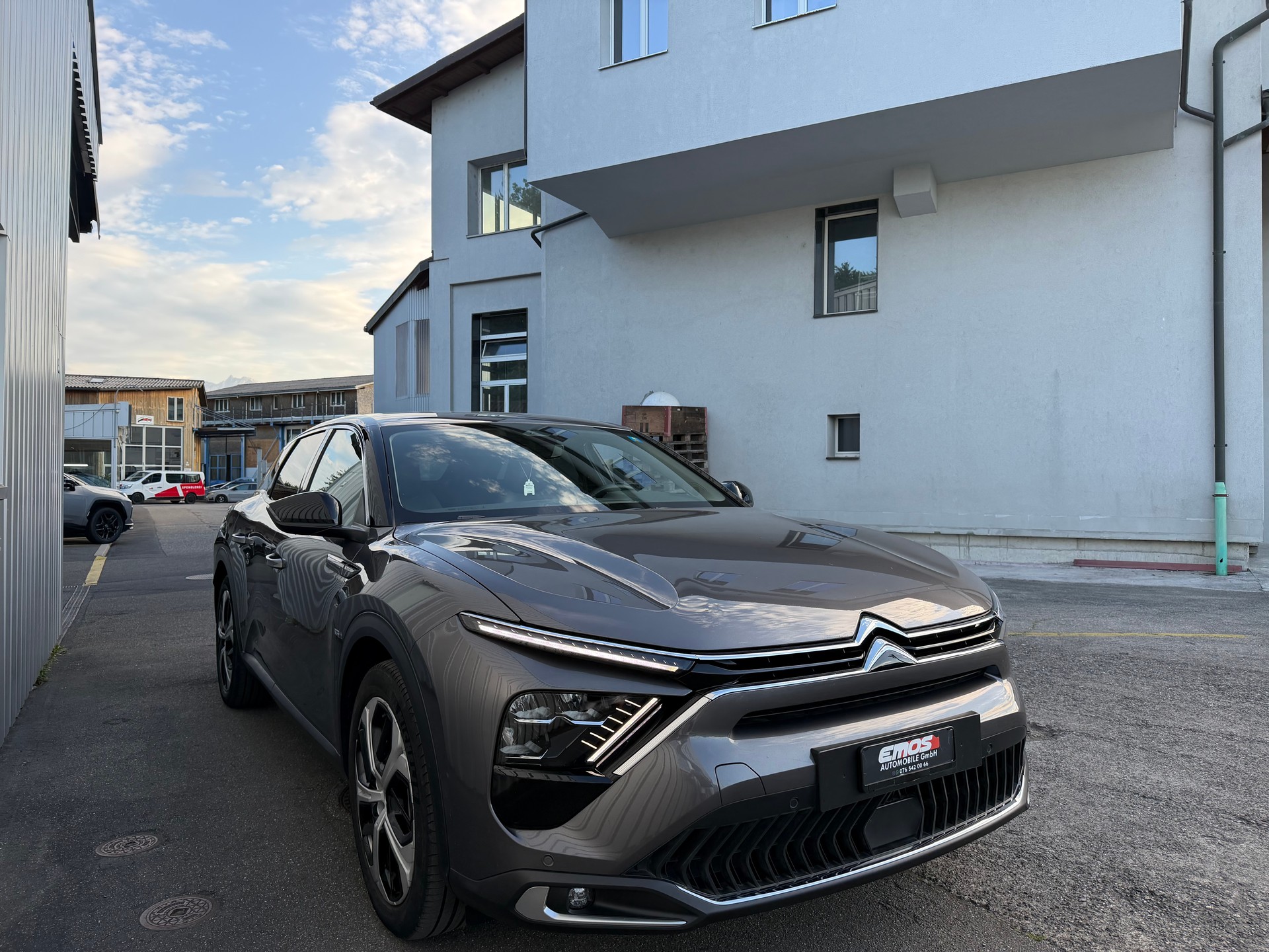 CITROEN C5 X 1.6i PHEV Shine Pack e-EAT8-image-2
