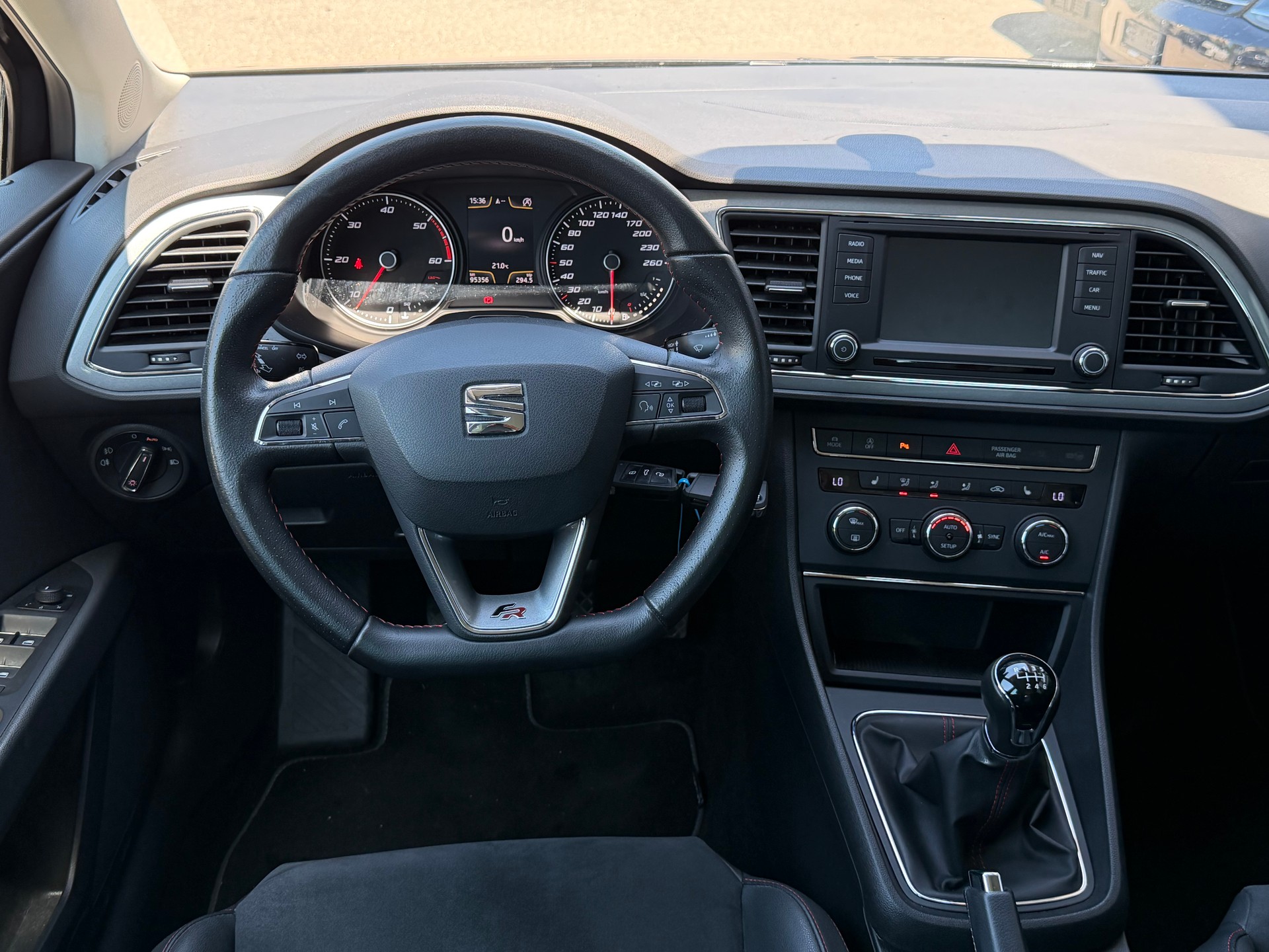 SEAT Leon 2.0 TDI FR-image-5