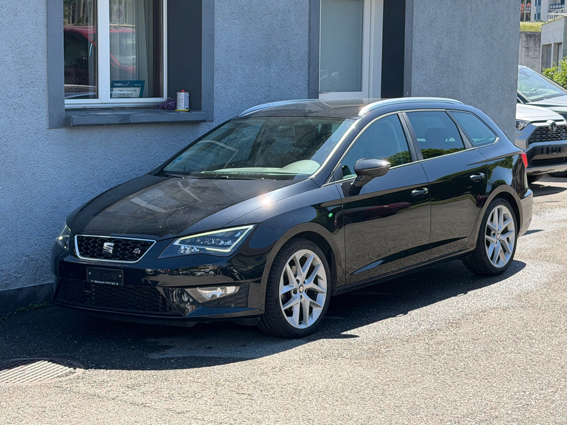 SEAT Leon 2.0 TDI FR-image-0