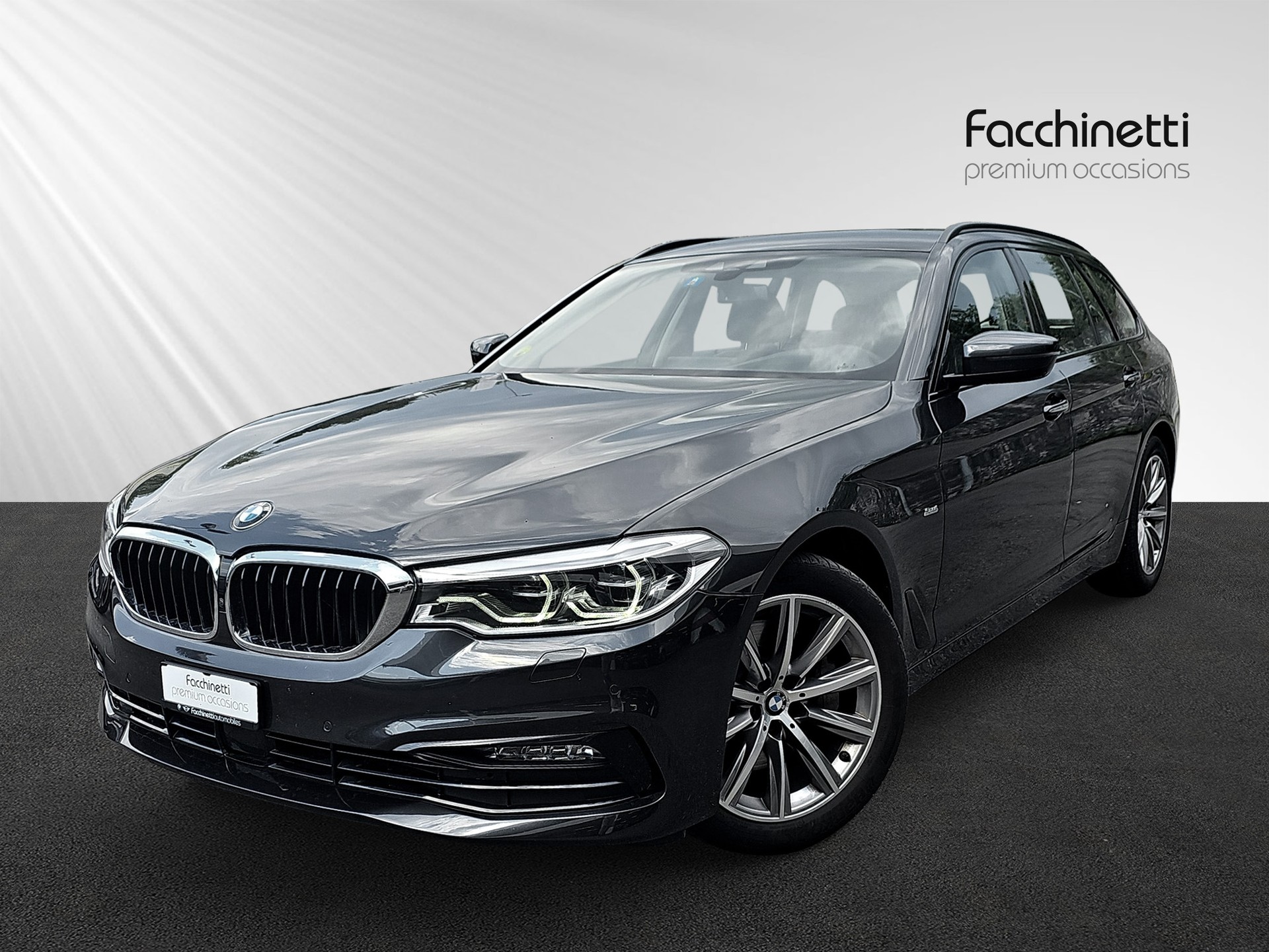 BMW 530d xDrive Touring Sport Line Steptronic-image-0