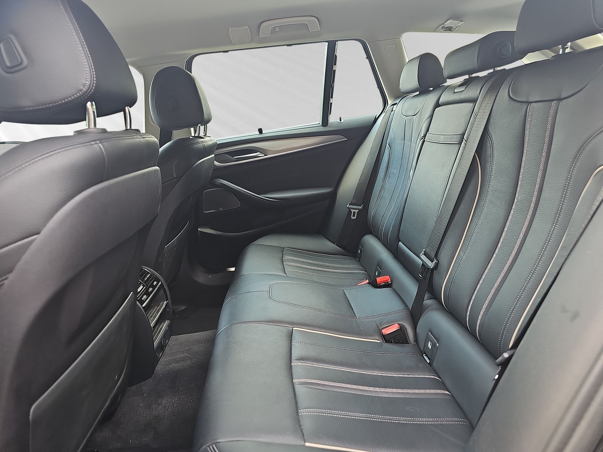 BMW 530d xDrive Touring Sport Line Steptronic-image-6