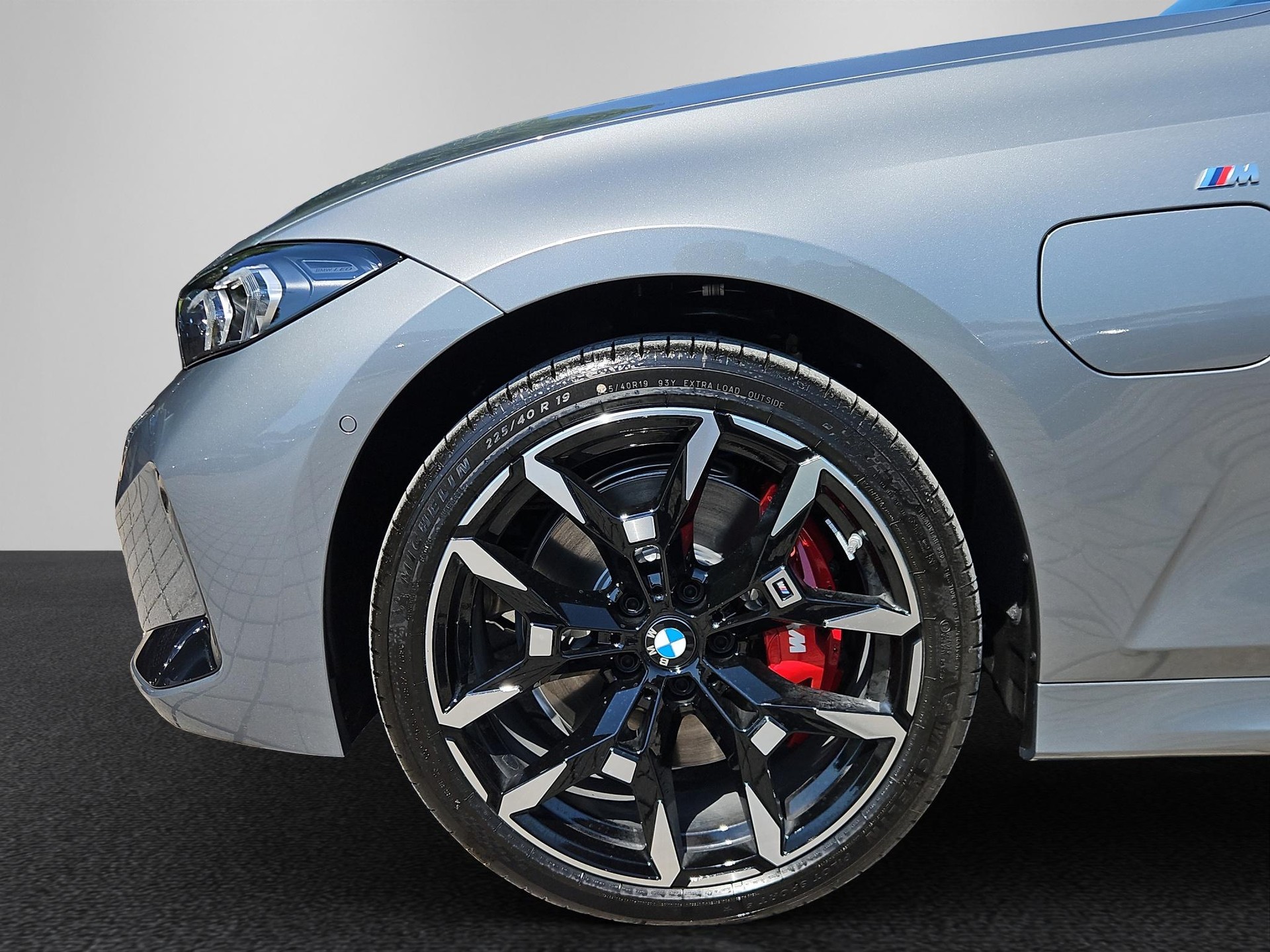 BMW 330e xDrive Touring M Sport Pro-image-9