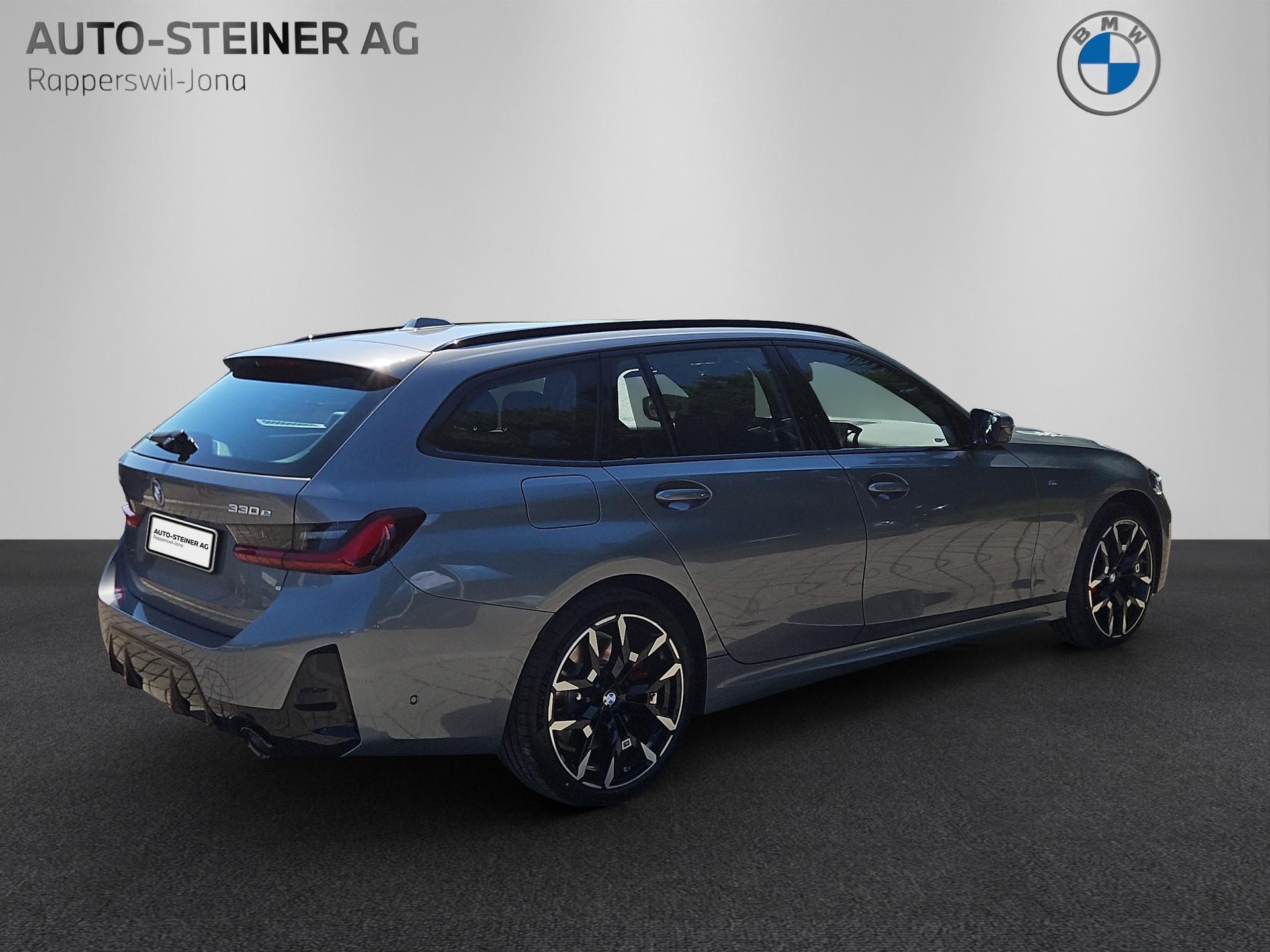 BMW 330e xDrive Touring M Sport Pro-image-4
