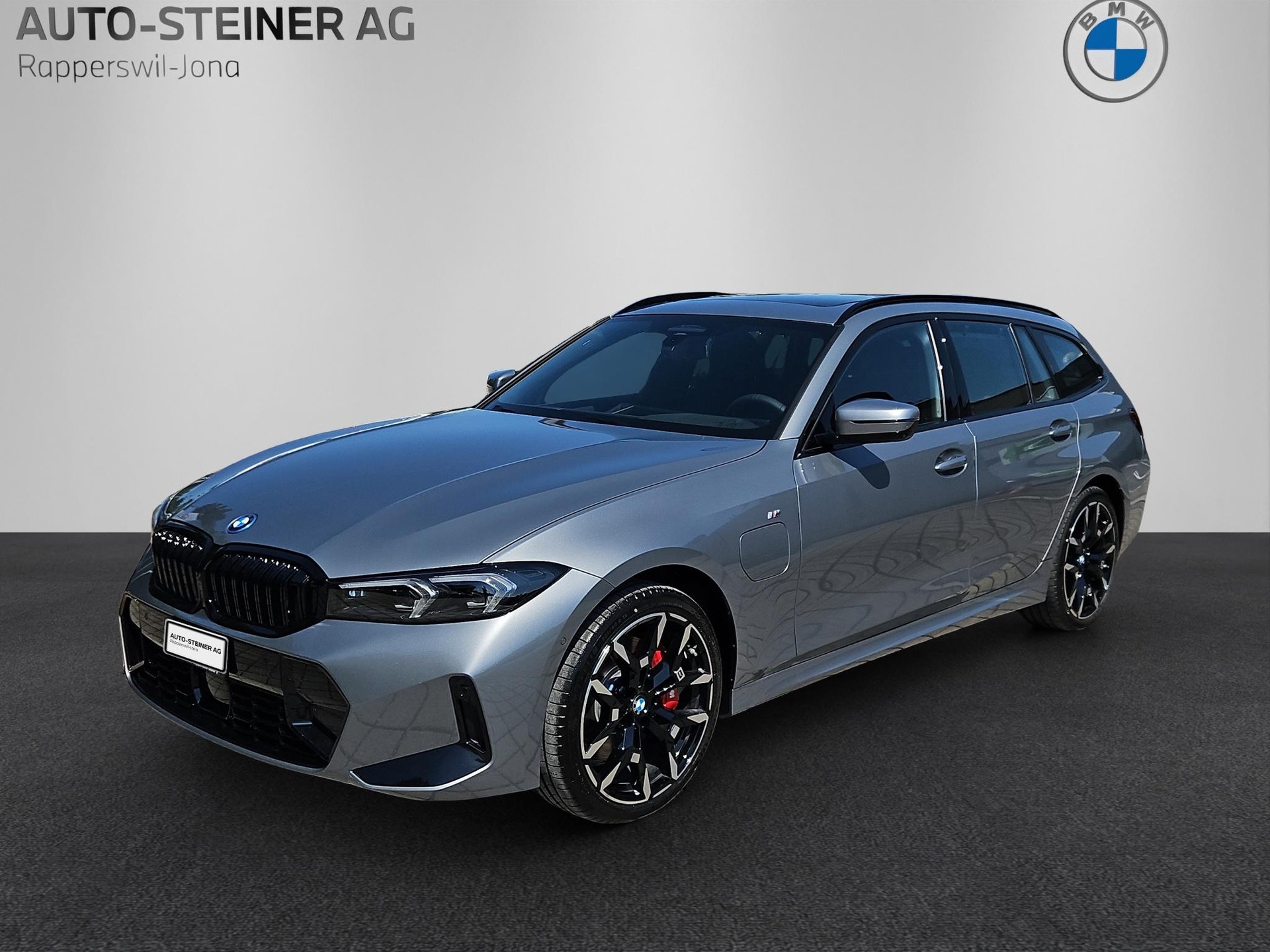 BMW 330e xDrive Touring M Sport Pro-image-0