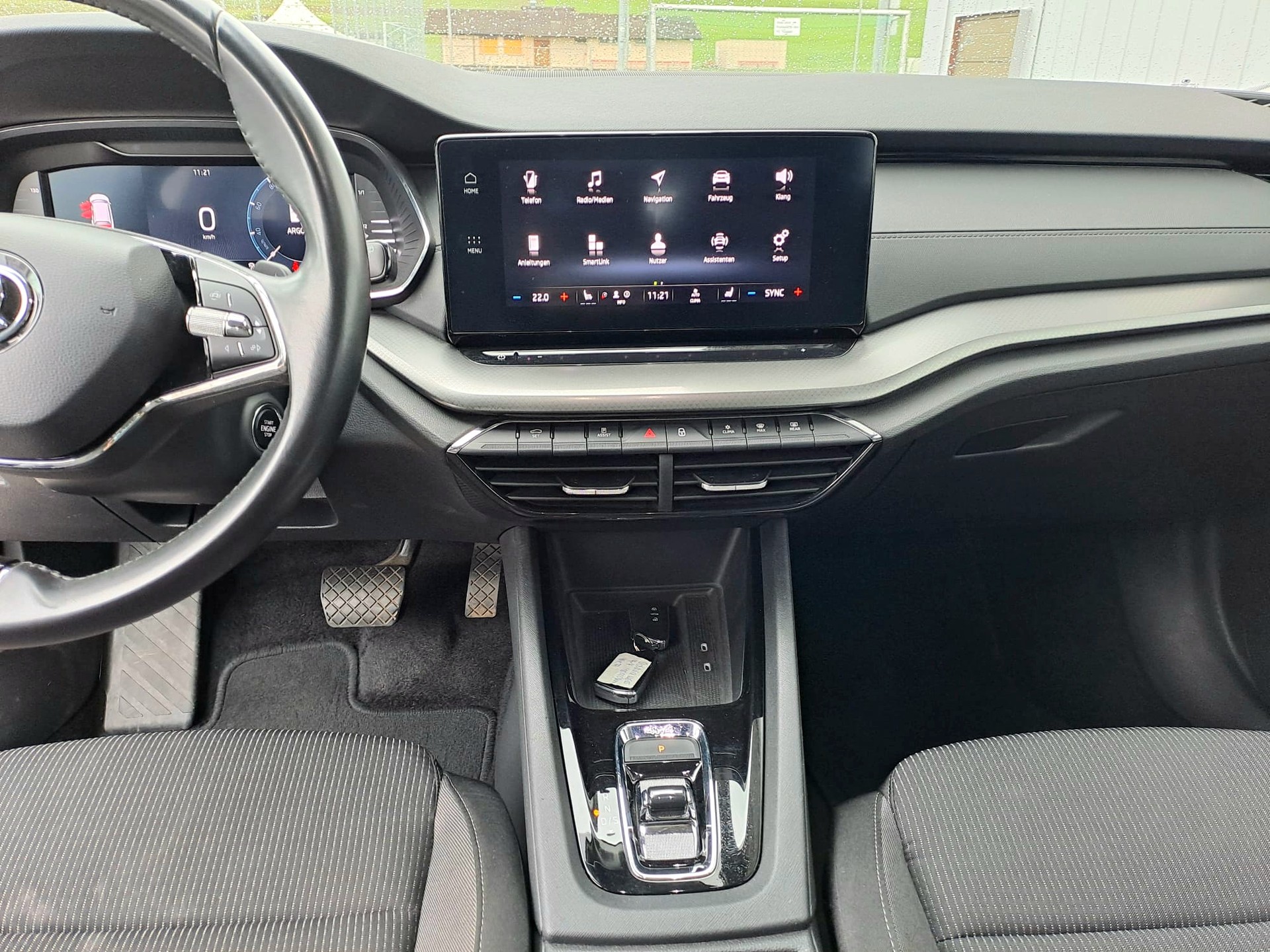 SKODA Octavia Combi 2.0 TDI DSG Ambition 4x4-image-11