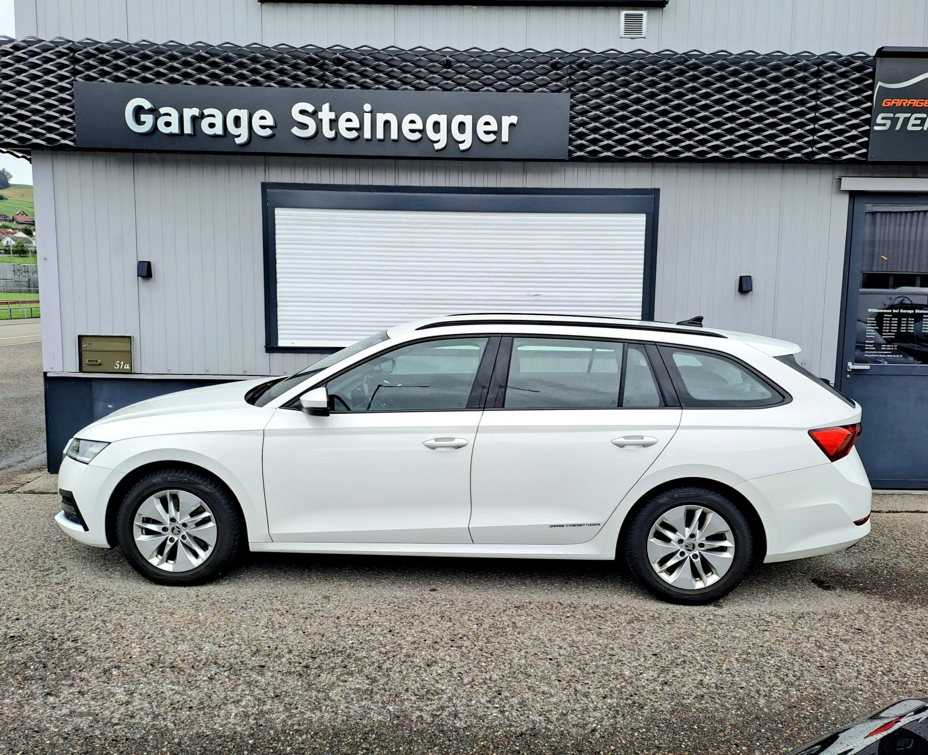 SKODA Octavia Combi 2.0 TDI DSG Ambition 4x4-image-5