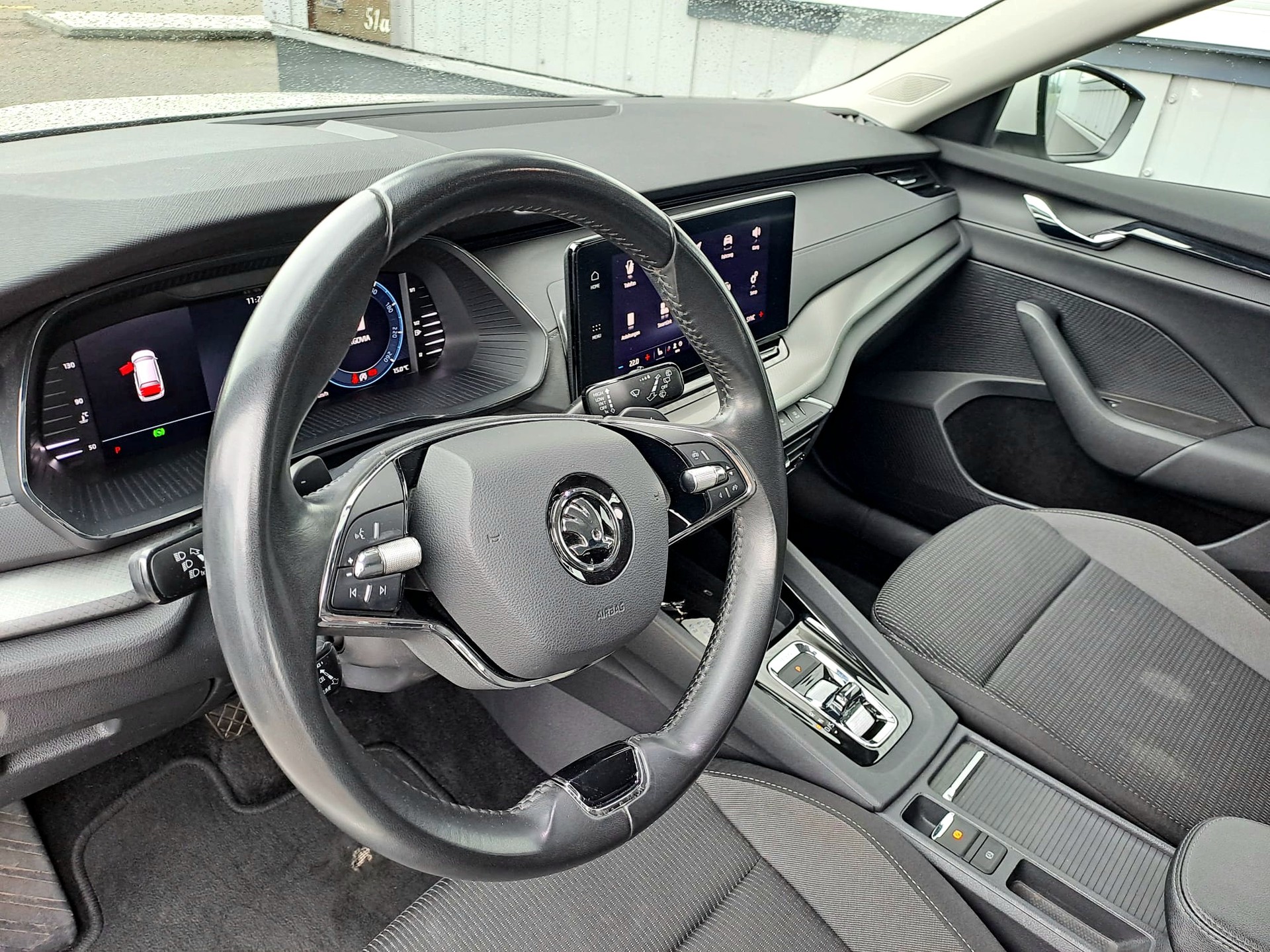 SKODA Octavia Combi 2.0 TDI DSG Ambition 4x4-image-10