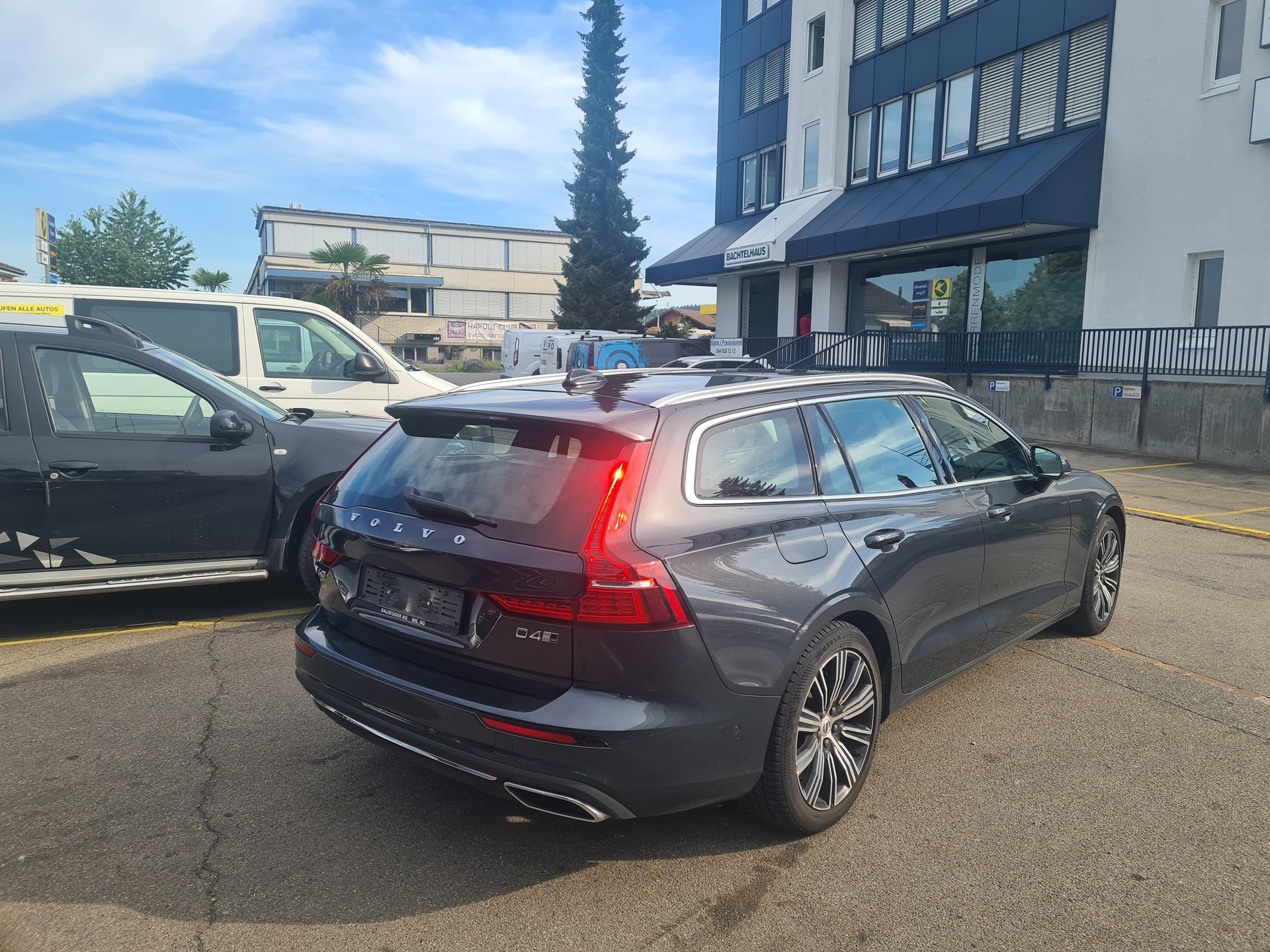 VOLVO V60 D4 AWD Inscription Geartronic-image-1