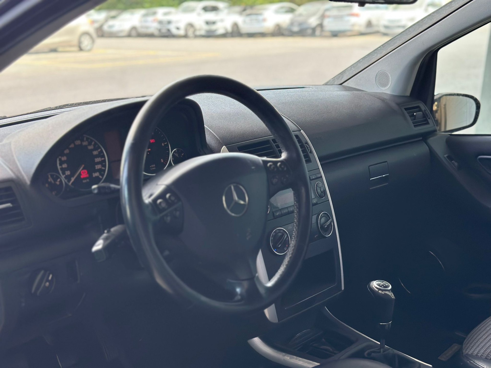 MERCEDES-BENZ A 180 CDI Avantgarde-image-10