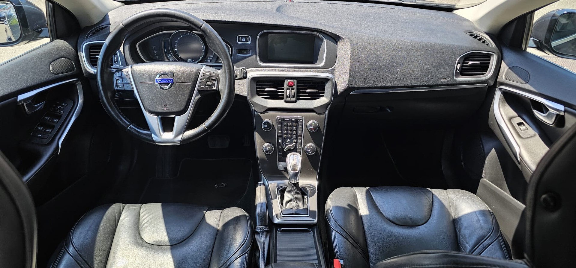 VOLVO V40 T4 Powershift-image-11