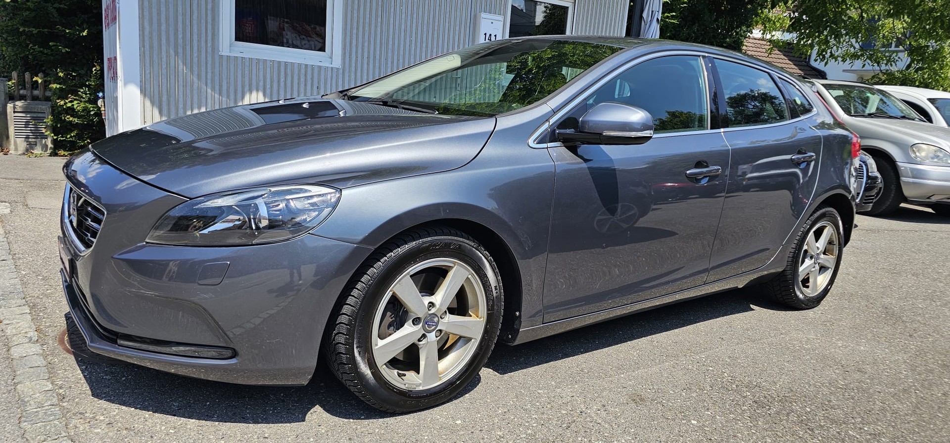 VOLVO V40 T4 Powershift-image-2
