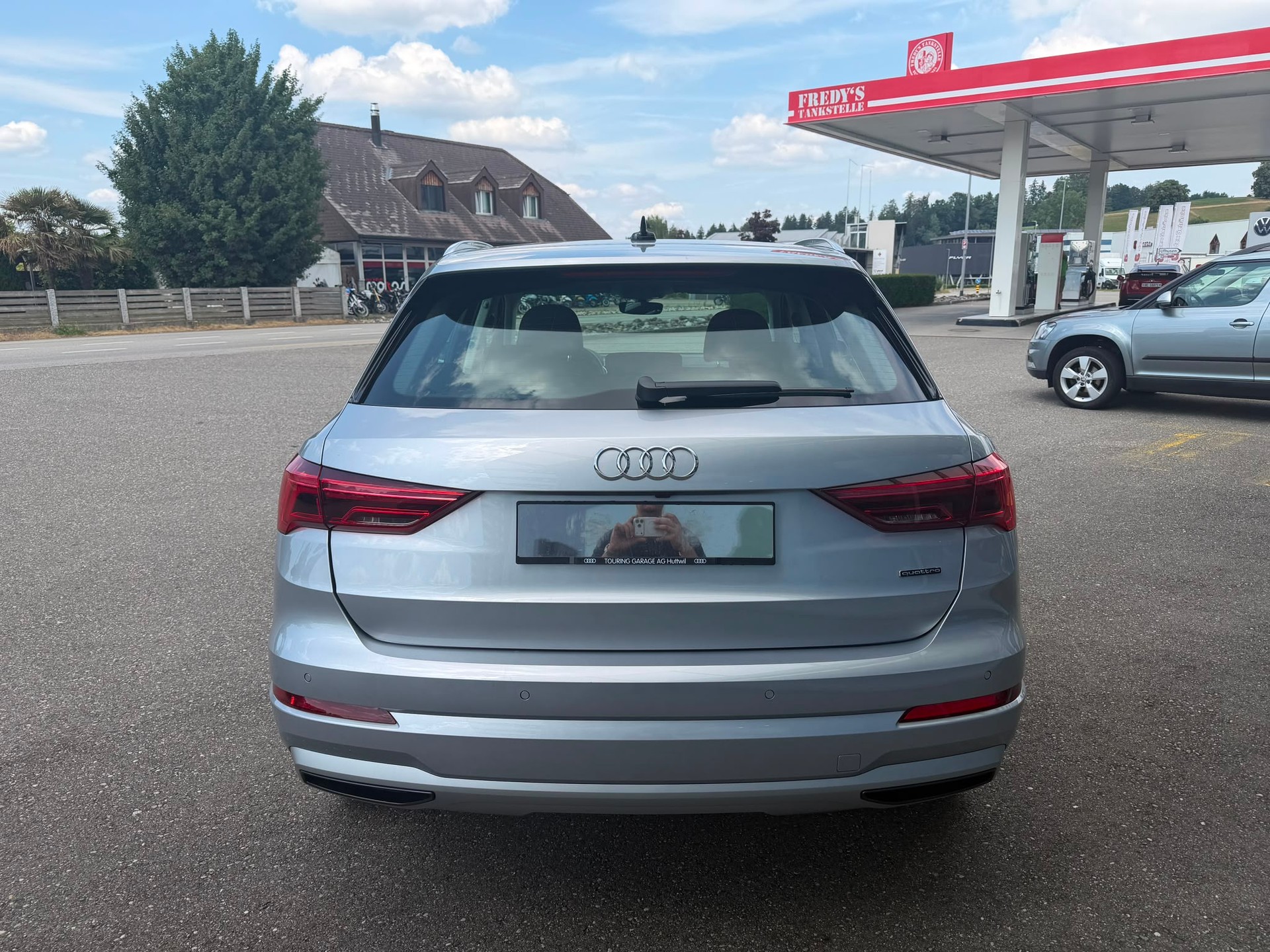 AUDI Q3 40 TFSI advanced quattro S-tronic-image-3
