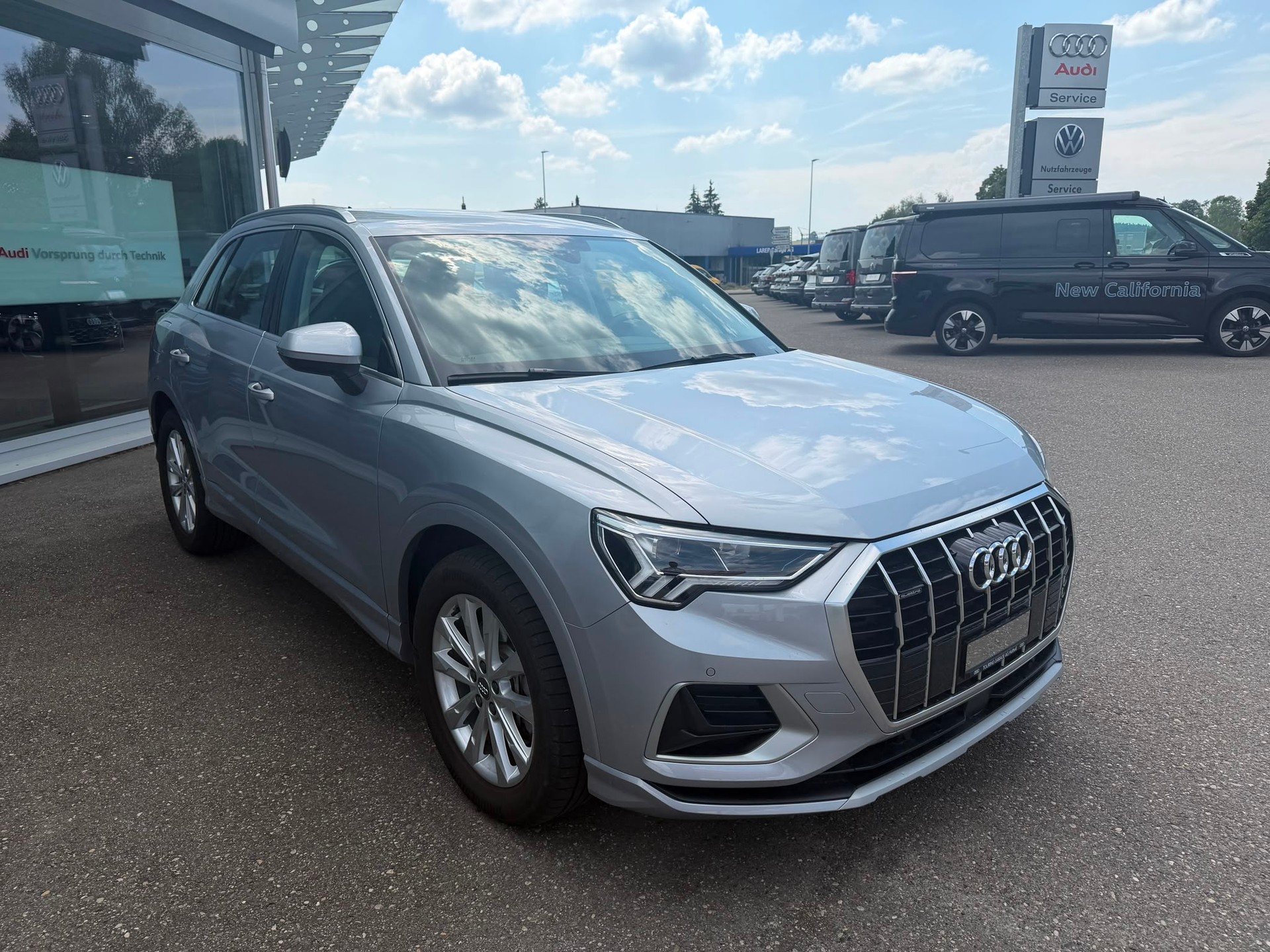 AUDI Q3 40 TFSI advanced quattro S-tronic-image-6