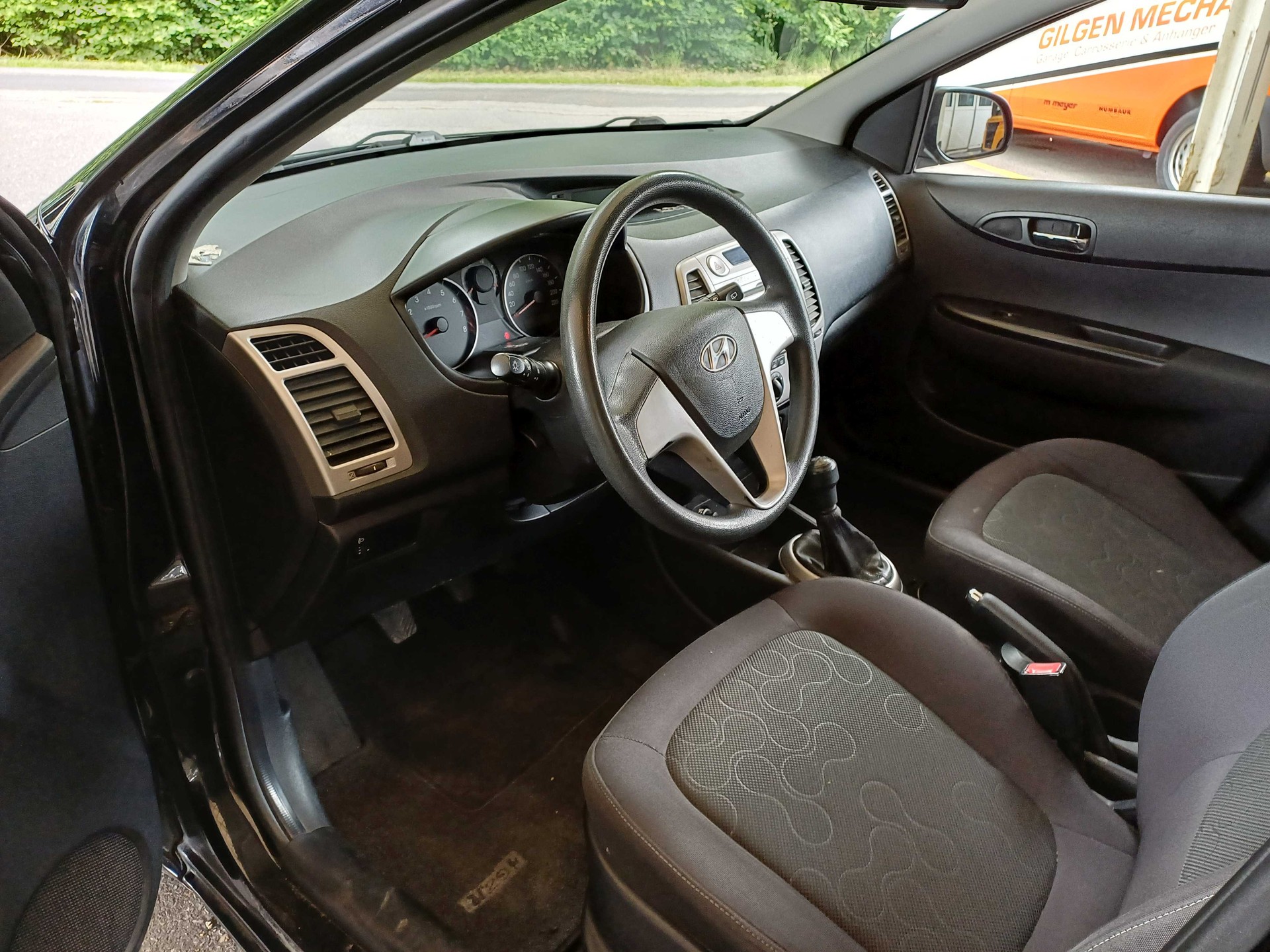 HYUNDAI i20 1.2 Comfort-image-4