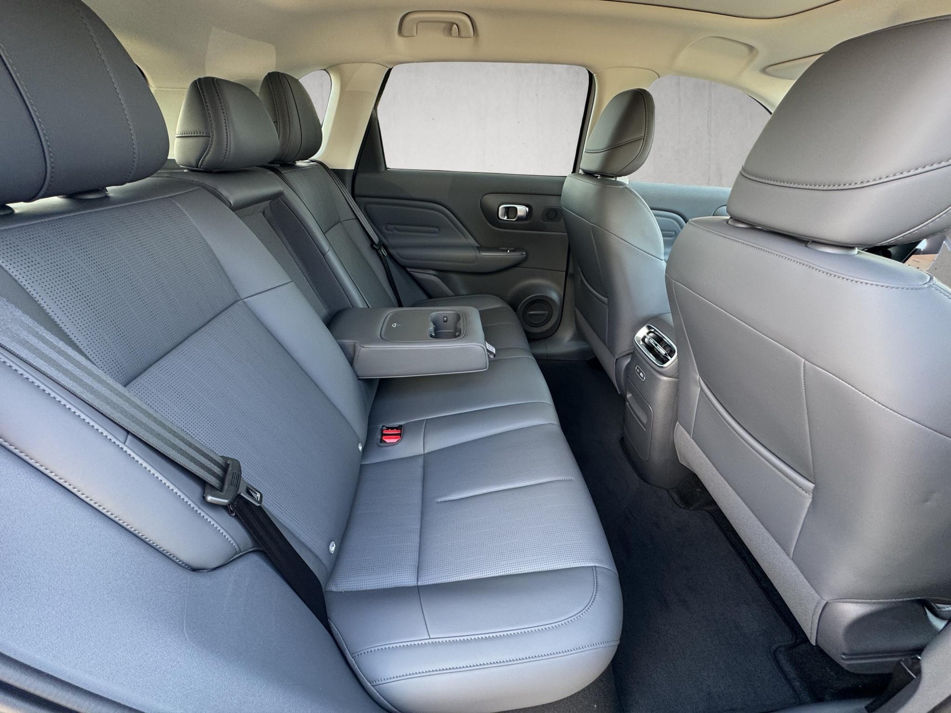 LEAPMOTOR B10 1.5 Hybrid EV-image-11