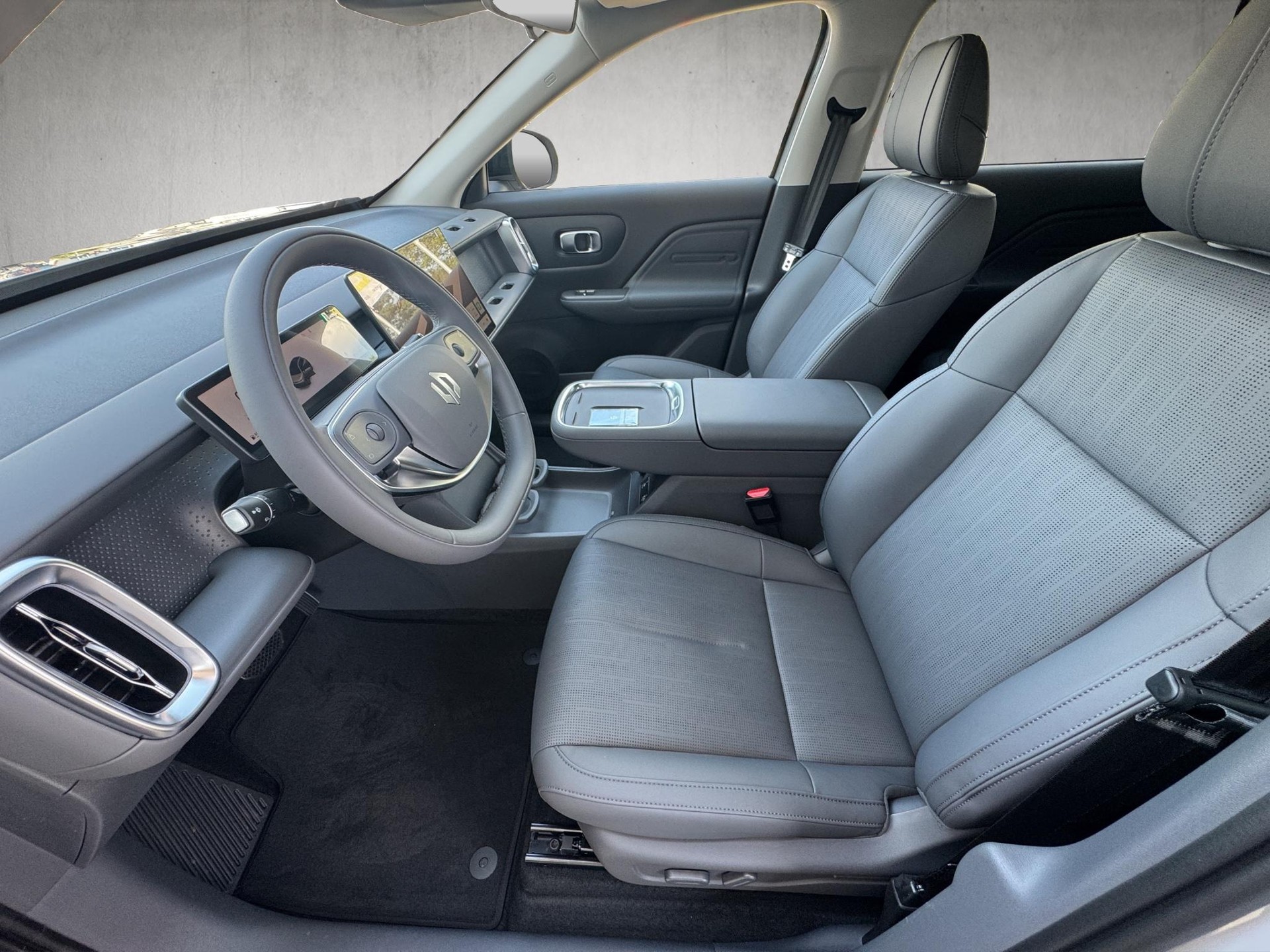 LEAPMOTOR B10 1.5 Hybrid EV-image-10