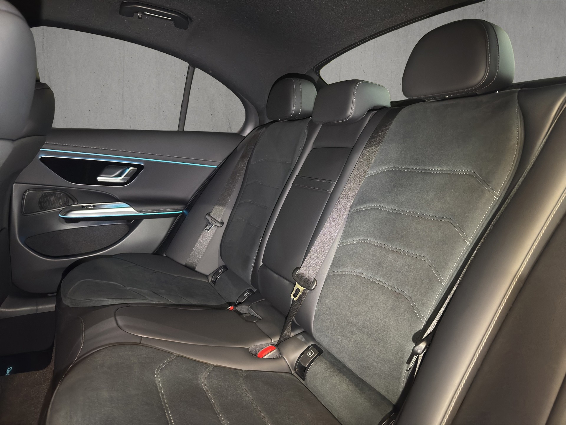 MERCEDES-BENZ E 200 9G-Tronic AMG Line "Night Star-Pano-360°-Luftfederung"-image-10