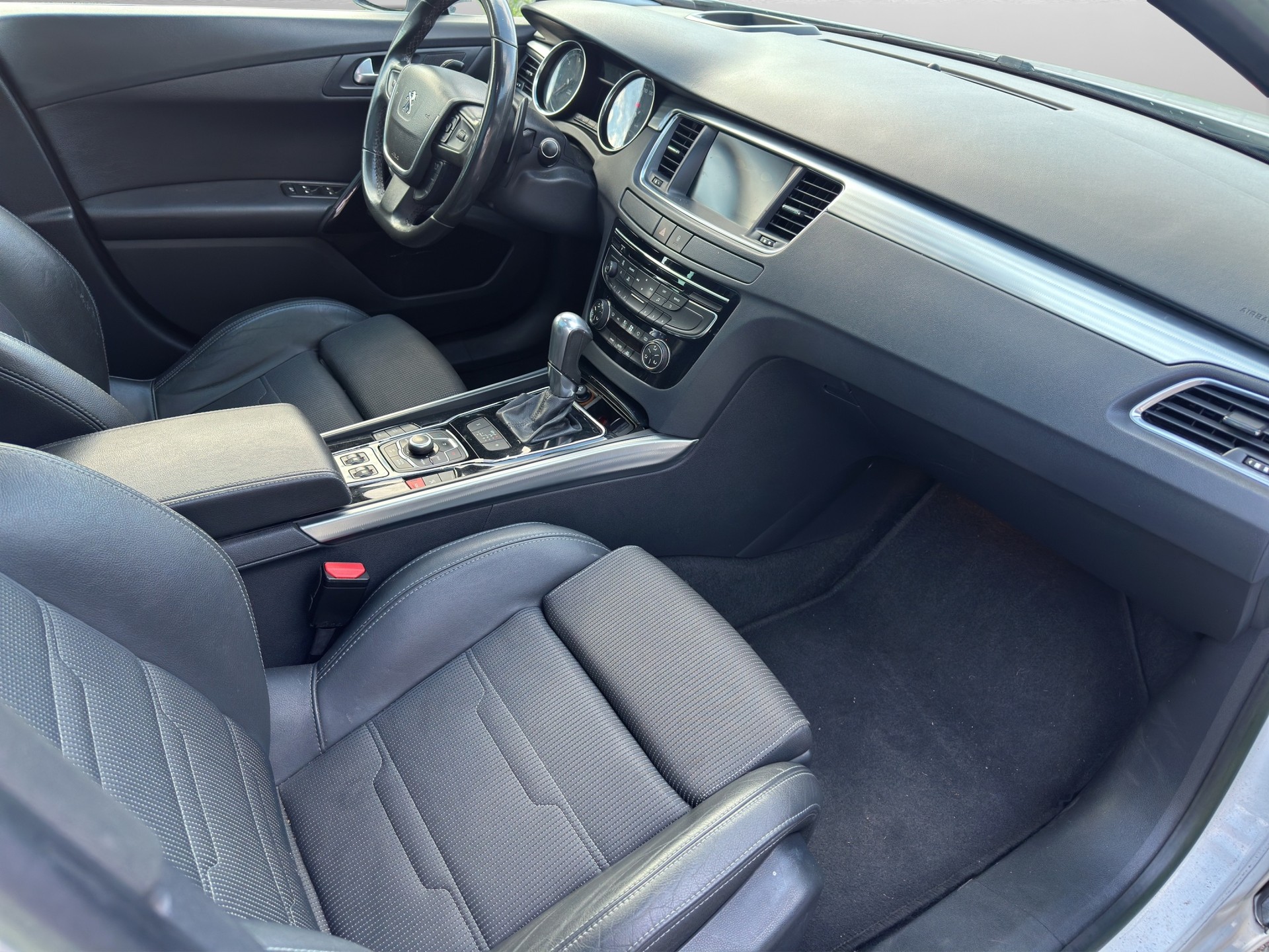 PEUGEOT 508 SW 2.2 HDI GT Automatic-image-9