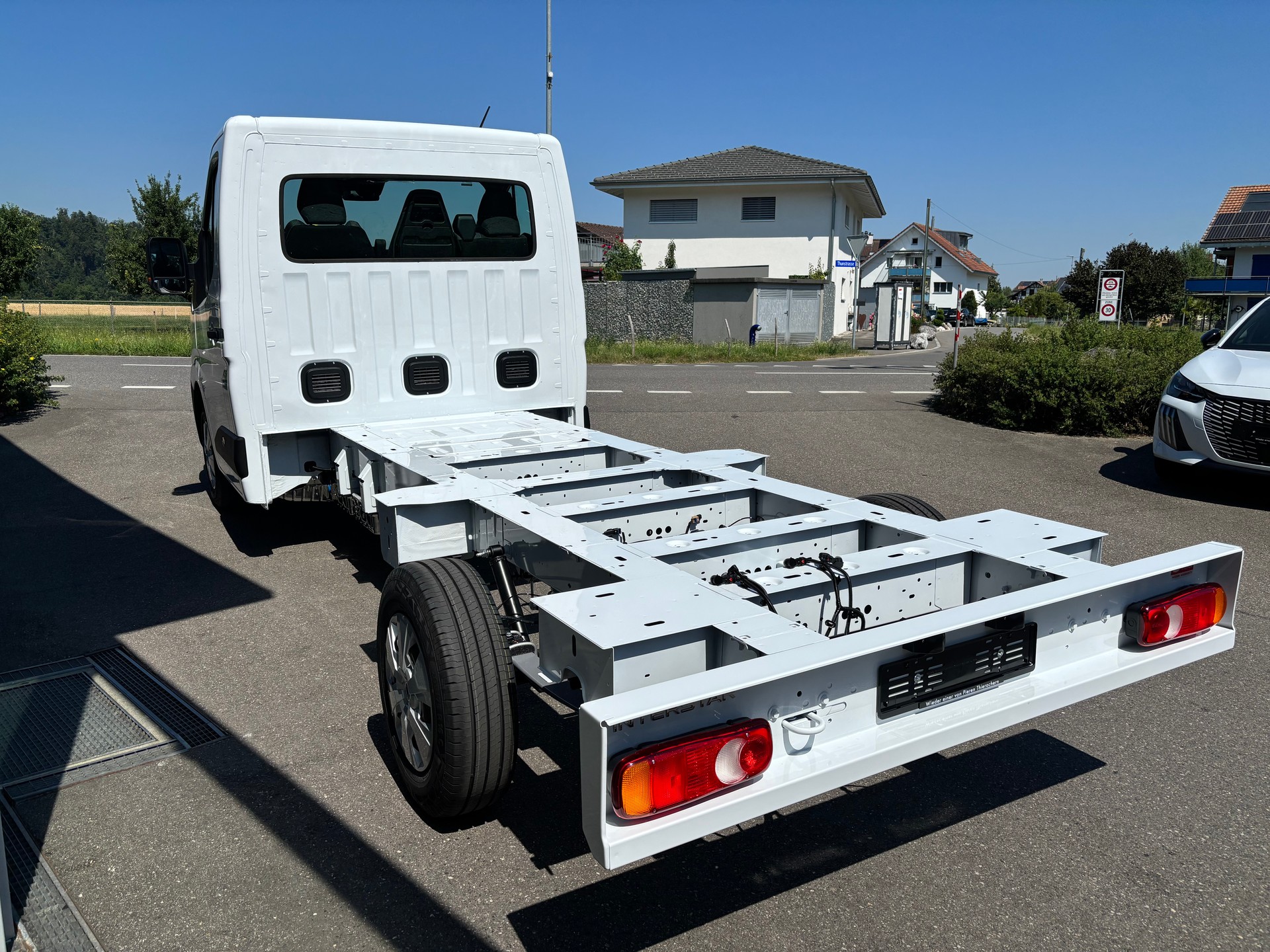 NISSAN Interstar Acenta 150 PS L3H1 9AT-image-2