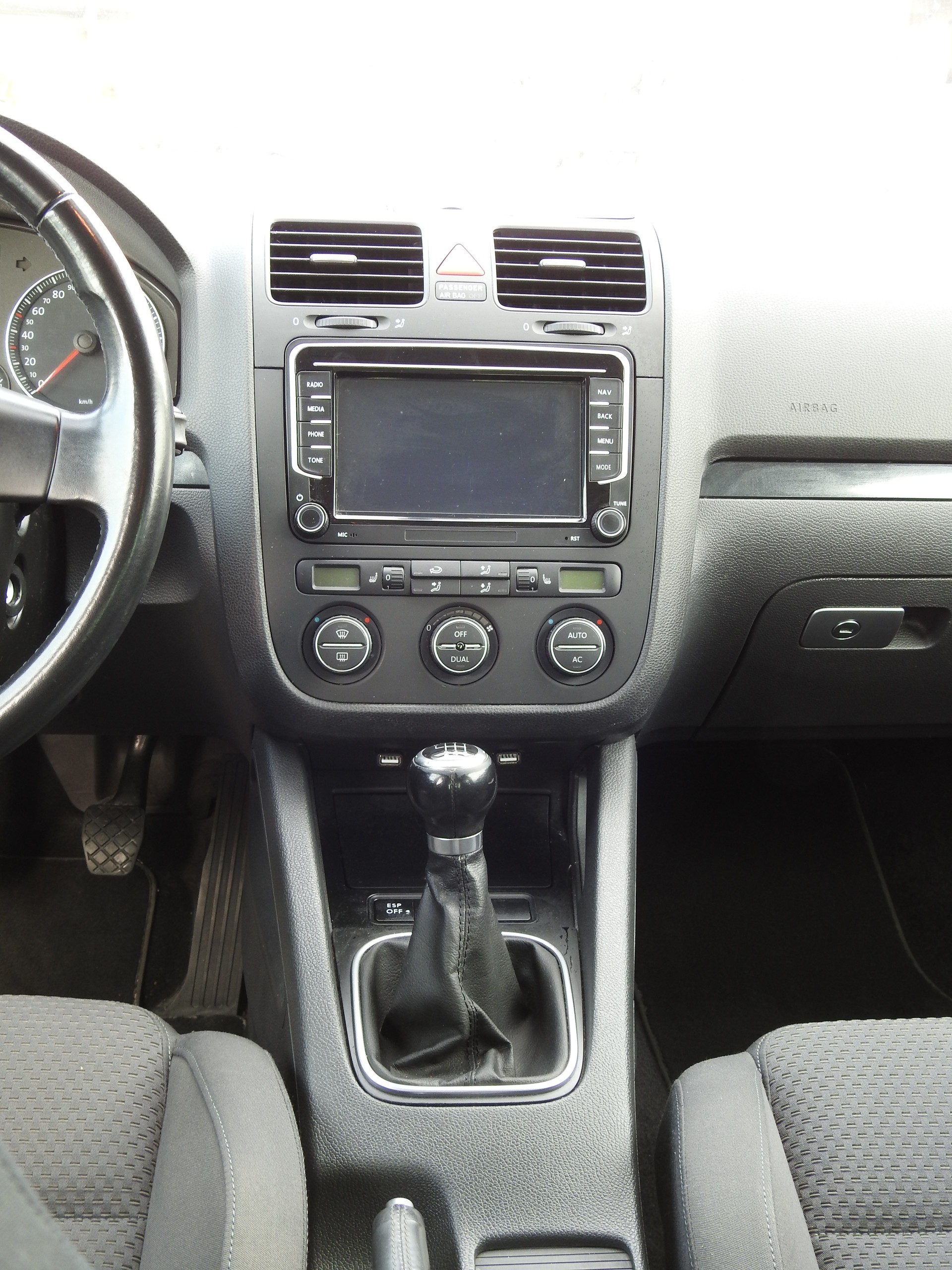 VW Golf 2.0 TDI GT Sport 4Motion-image-17