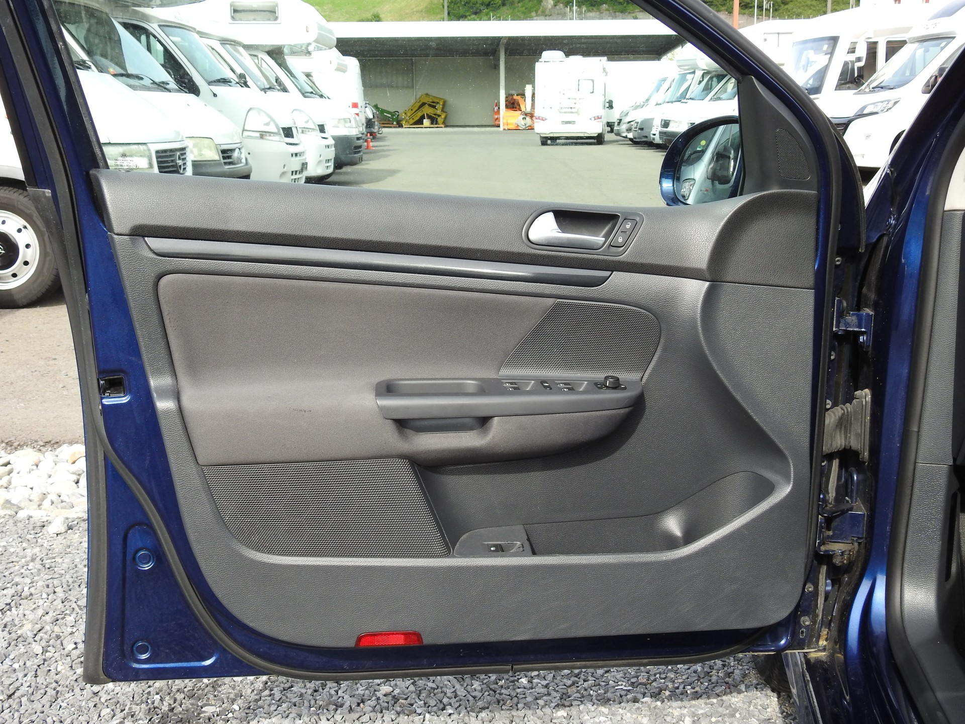 VW Golf 2.0 TDI GT Sport 4Motion-image-11