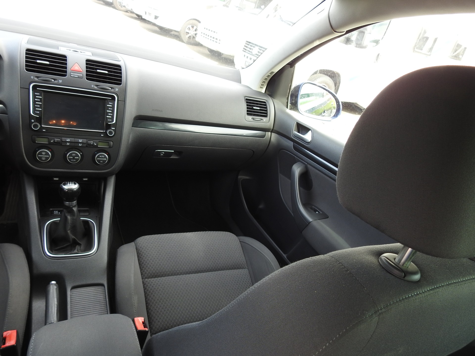 VW Golf 2.0 TDI GT Sport 4Motion-image-18