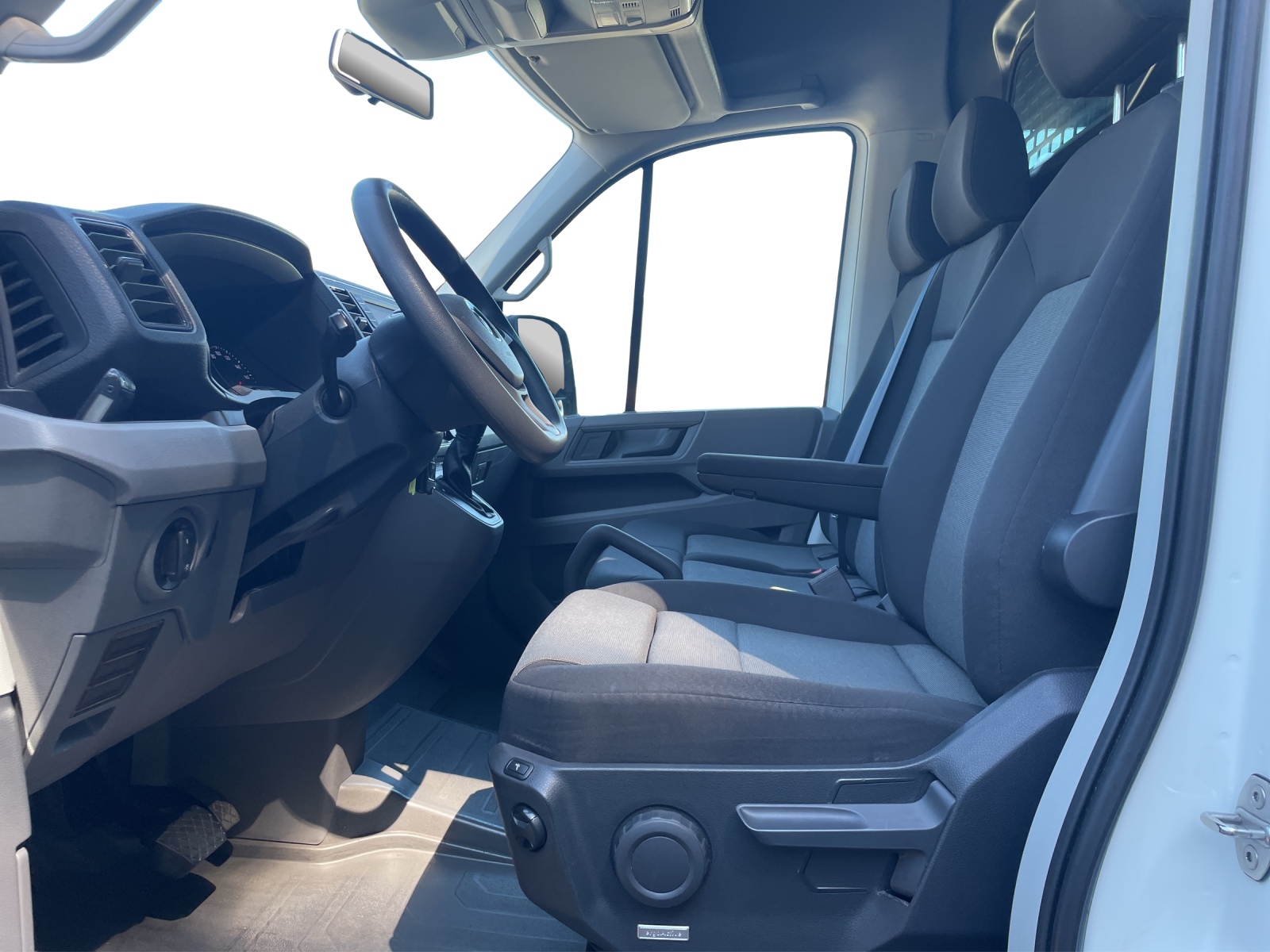 VW Crafter 35 2.0 TDI Entry L3 A-image-8