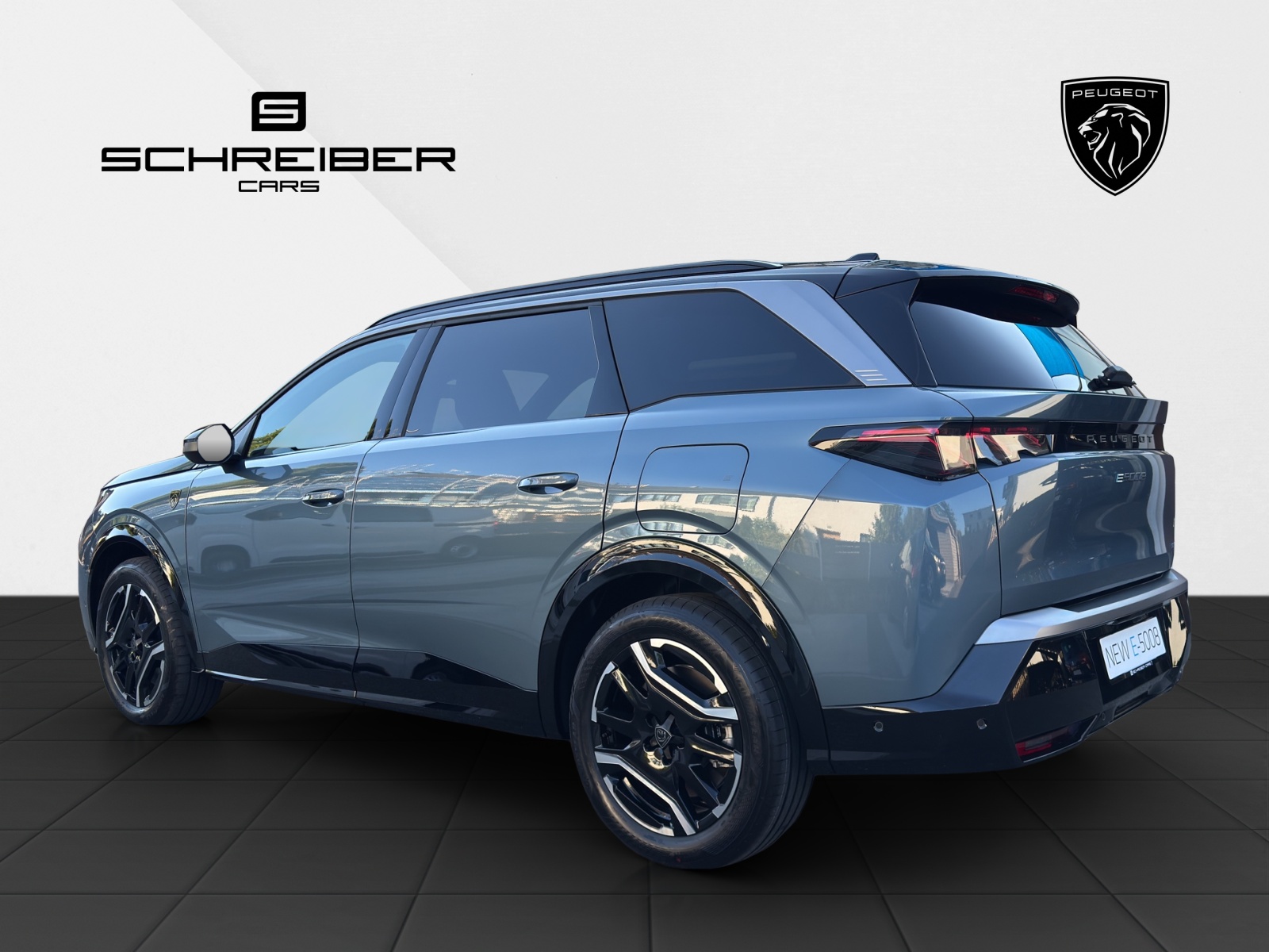 PEUGEOT E-5008 GT Long Range-image-3