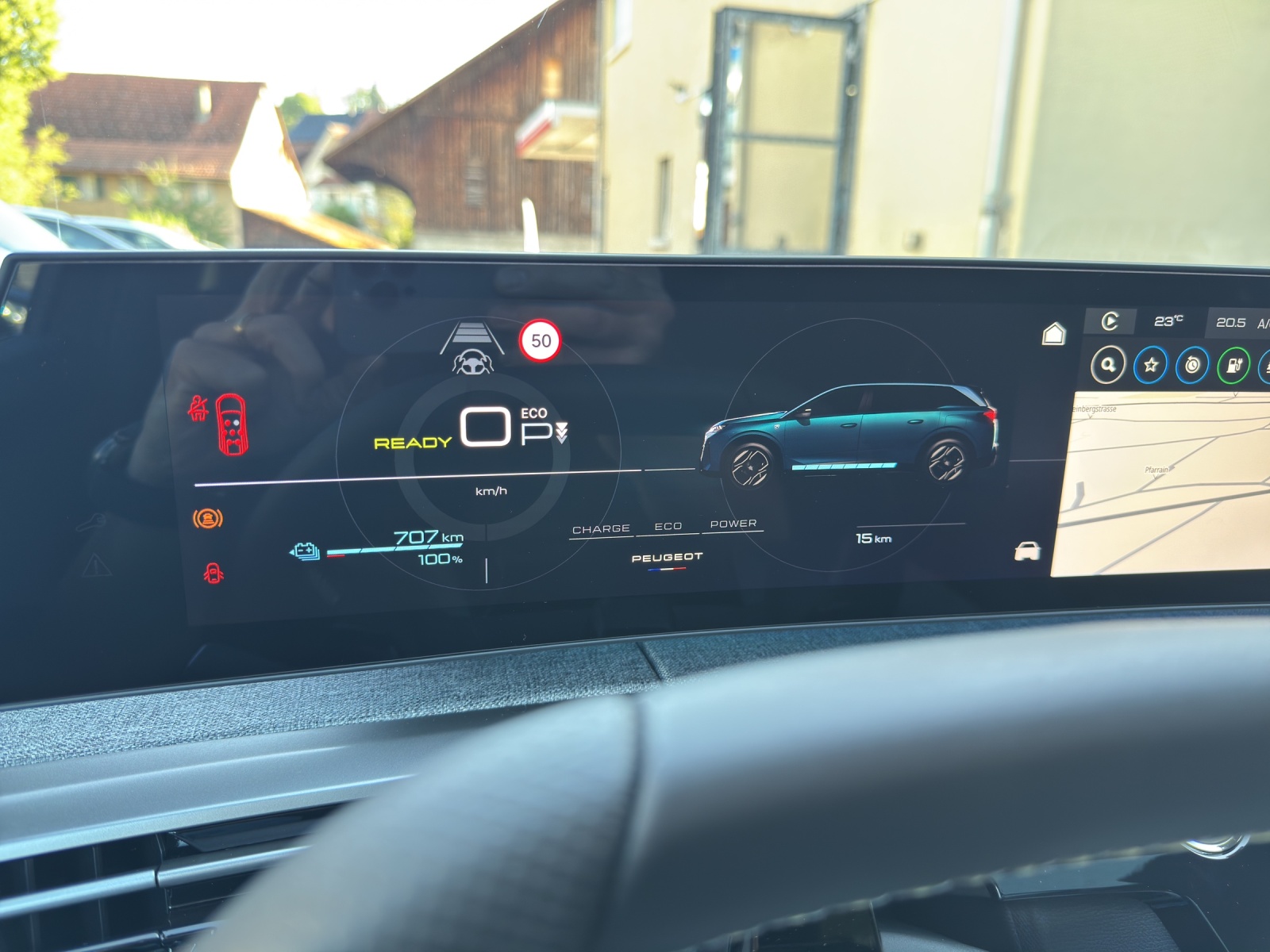 PEUGEOT E-5008 GT Long Range-image-10