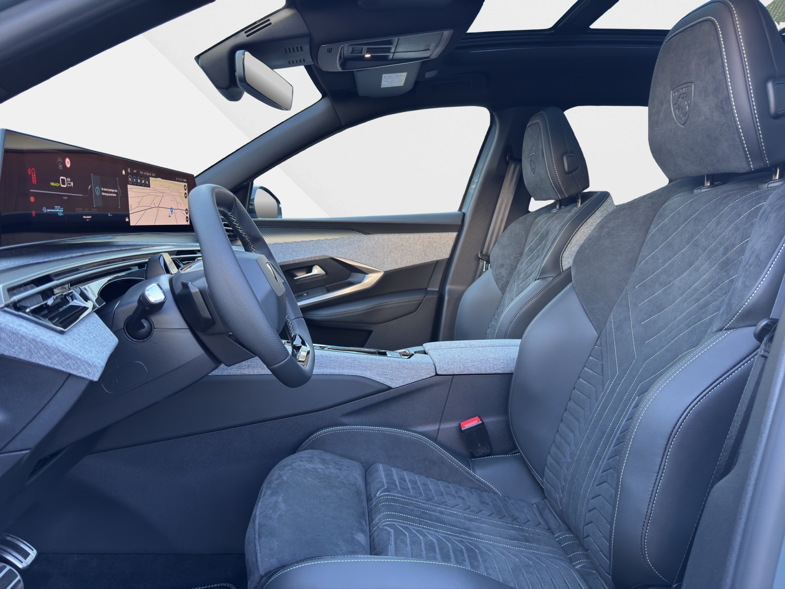 PEUGEOT E-5008 GT Long Range-image-8
