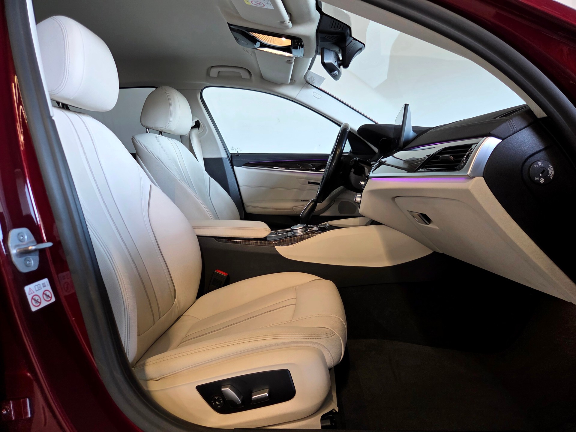 BMW 520d xDrive Touring-image-19