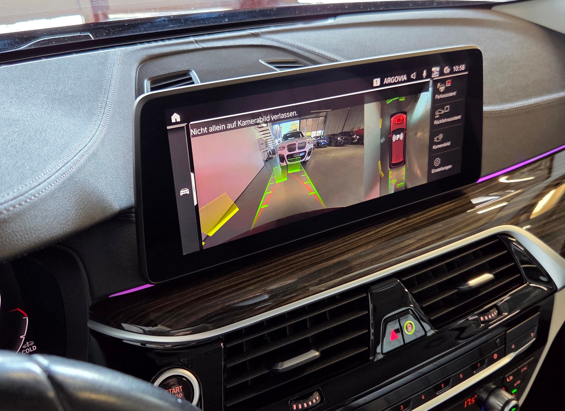 BMW 520d xDrive Touring-image-5