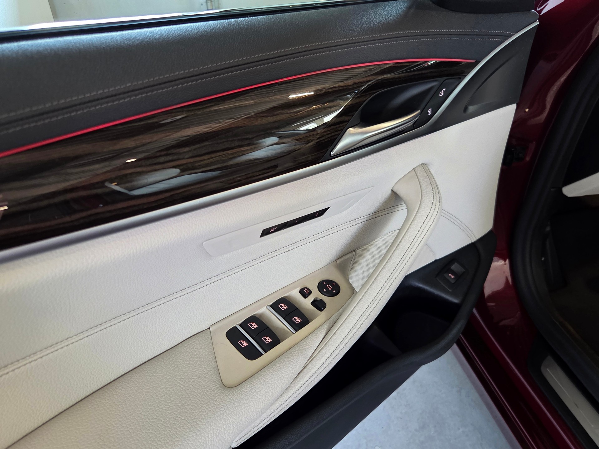 BMW 520d xDrive Touring-image-13