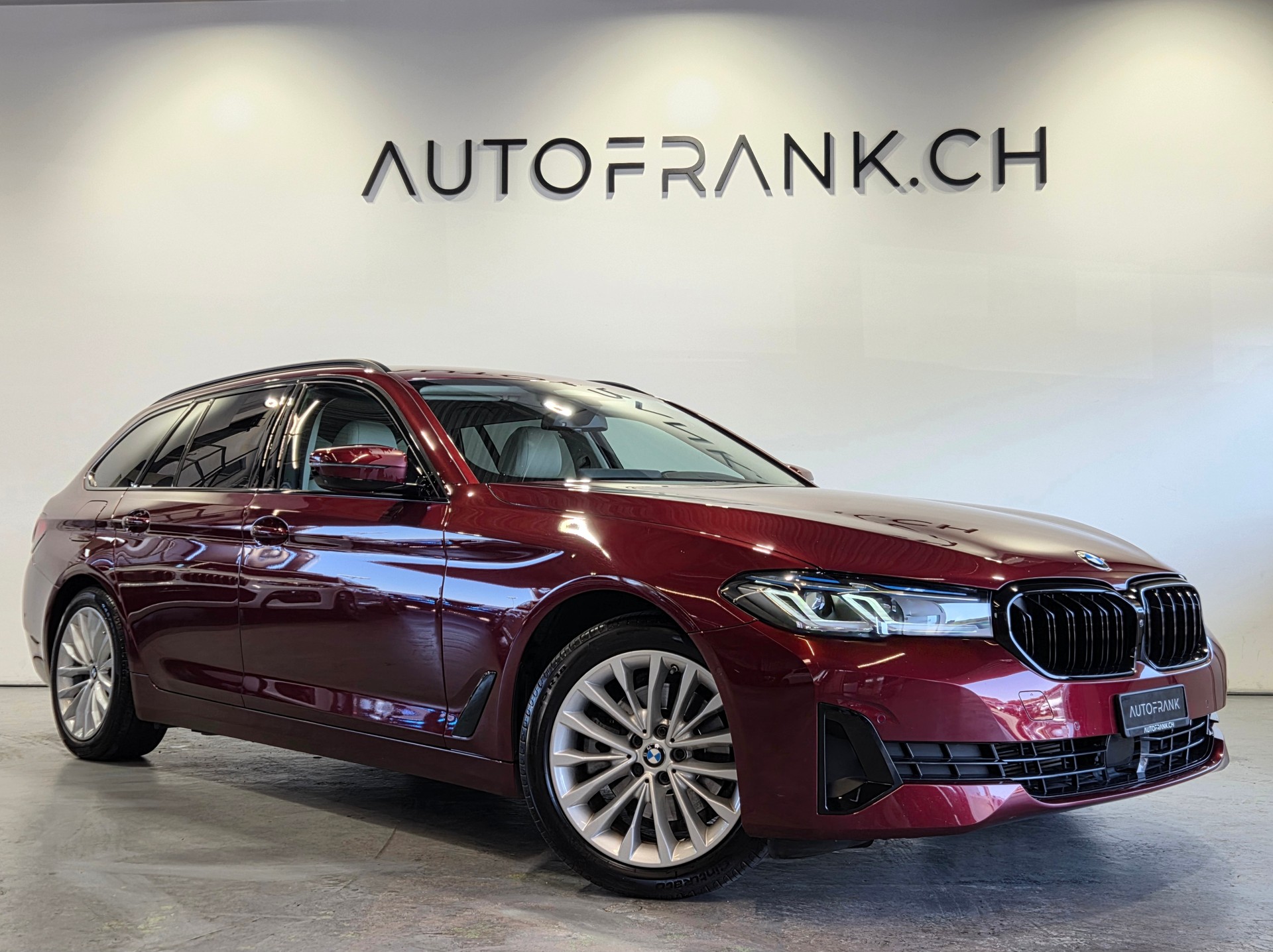 BMW 520d xDrive Touring-image-0