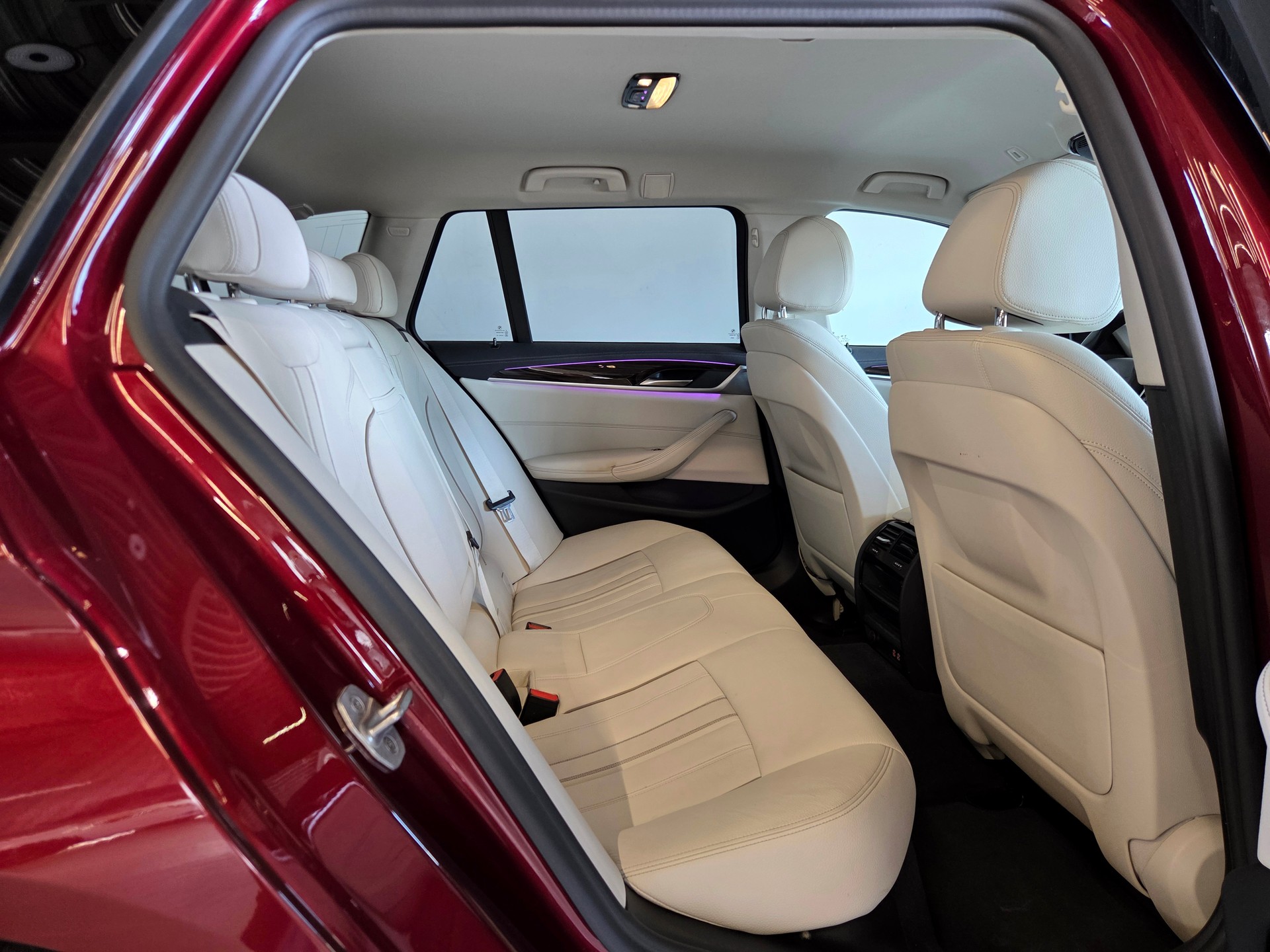 BMW 520d xDrive Touring-image-22