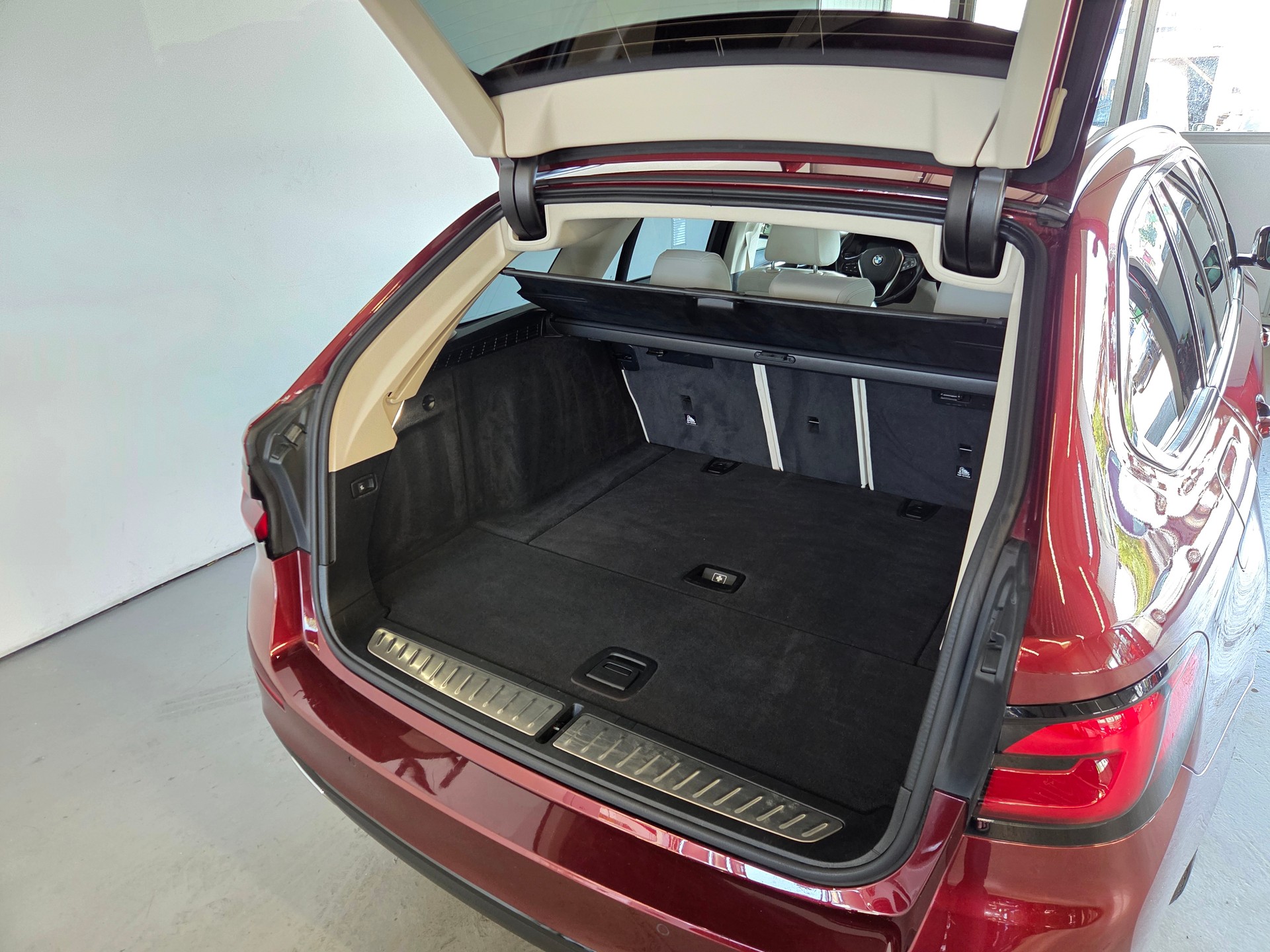 BMW 520d xDrive Touring-image-23