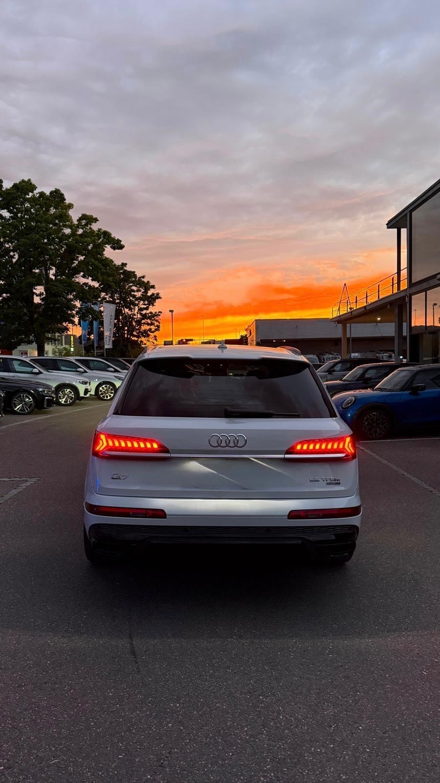 AUDI 3.0 55 TFSI e S Line quattro T-Tronic-image-1
