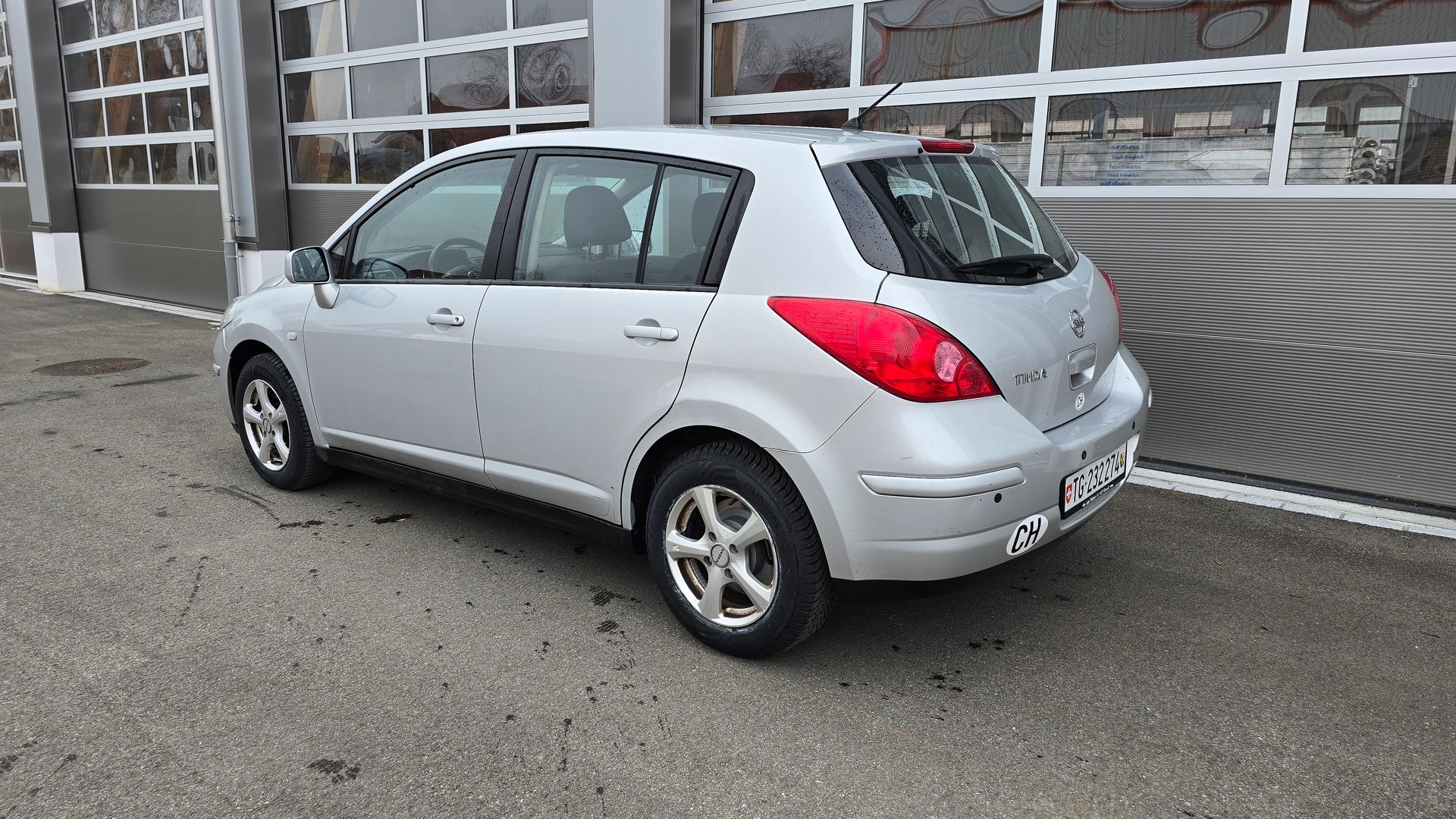 NISSAN Tiida 1.8 acenta-image-3