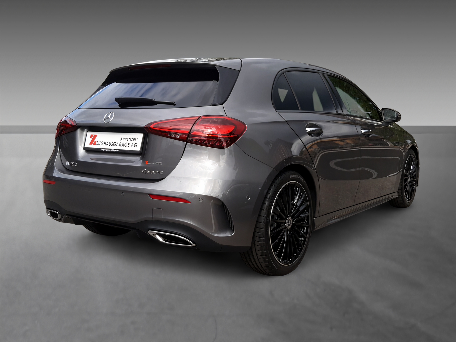MERCEDES-BENZ A 250 4Matic AMG Line-image-14